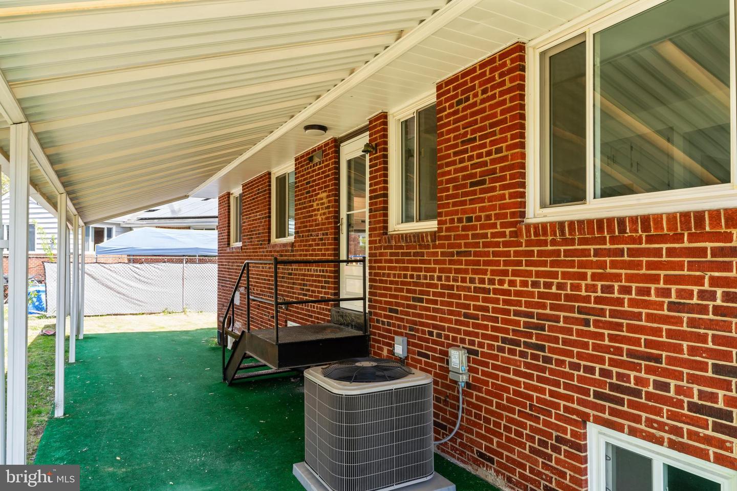 2521 Fairhill Dr
