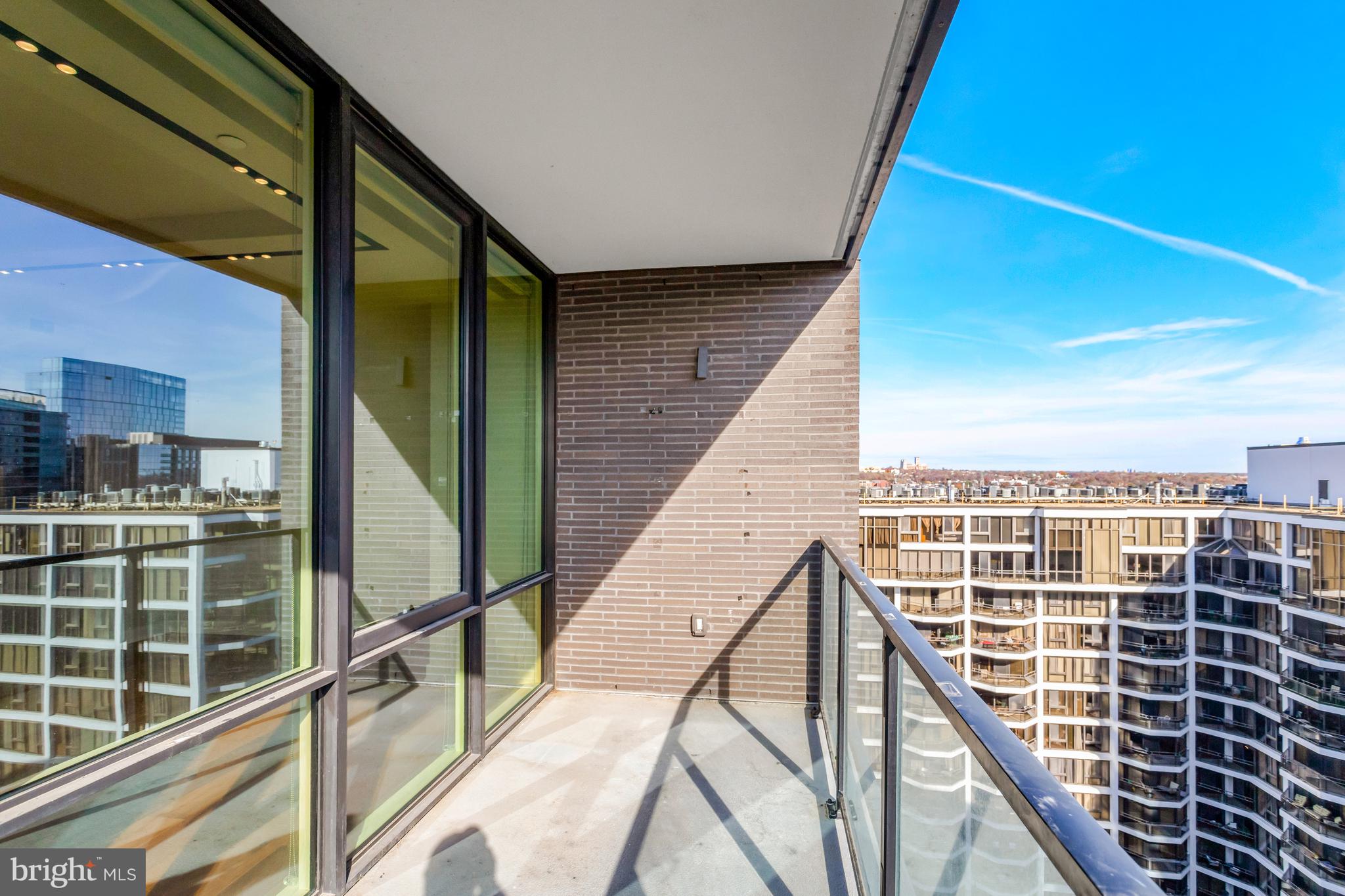 1781 N PIERCE STREET 1404