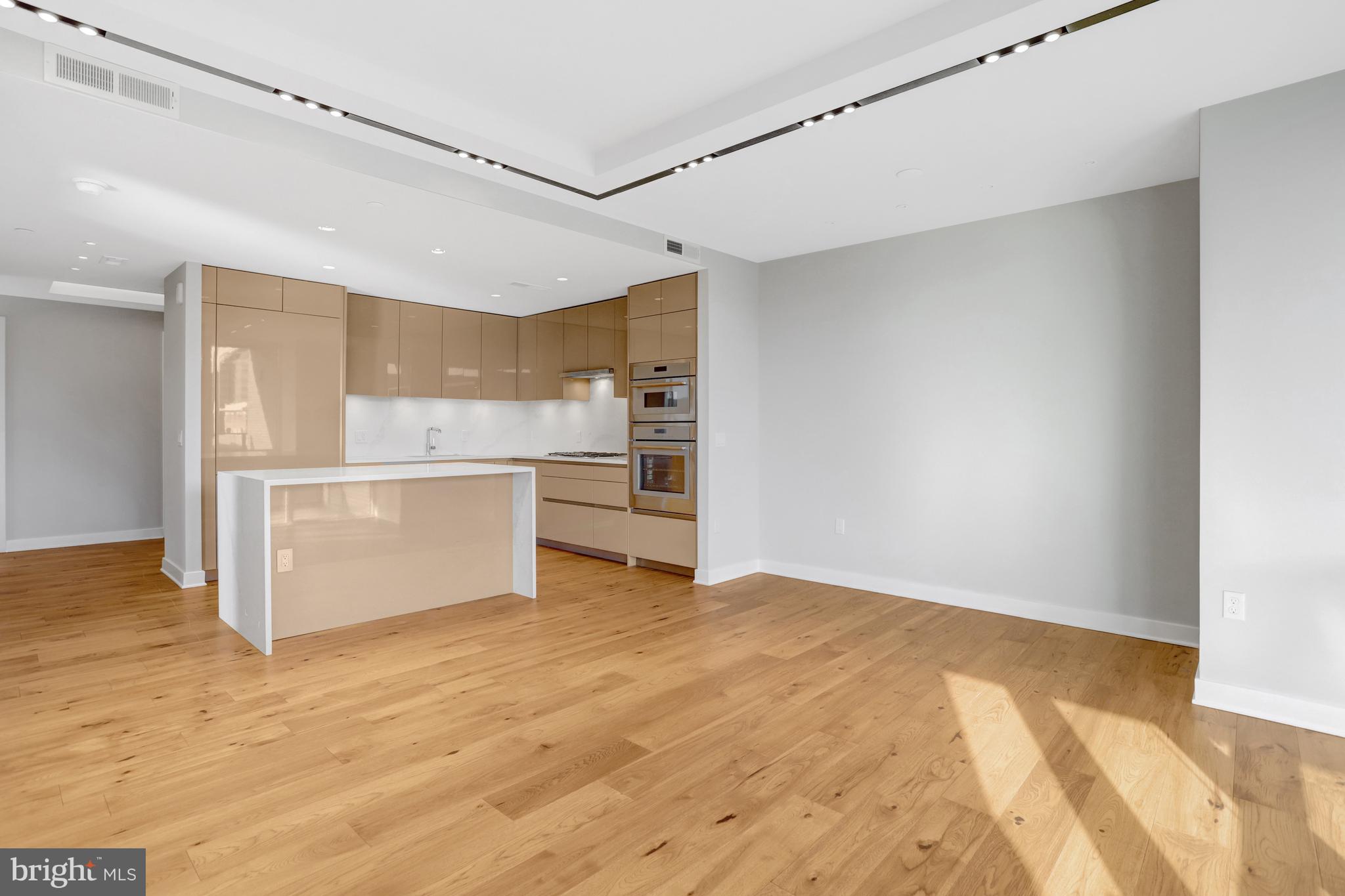 1781 N PIERCE STREET 1404