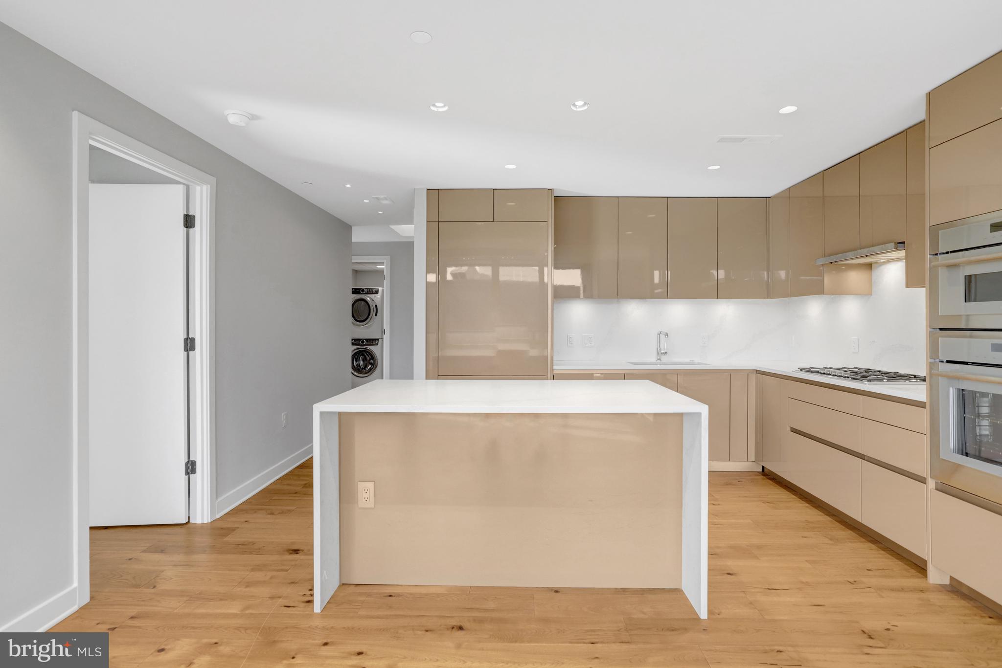 1781 N PIERCE STREET 1404