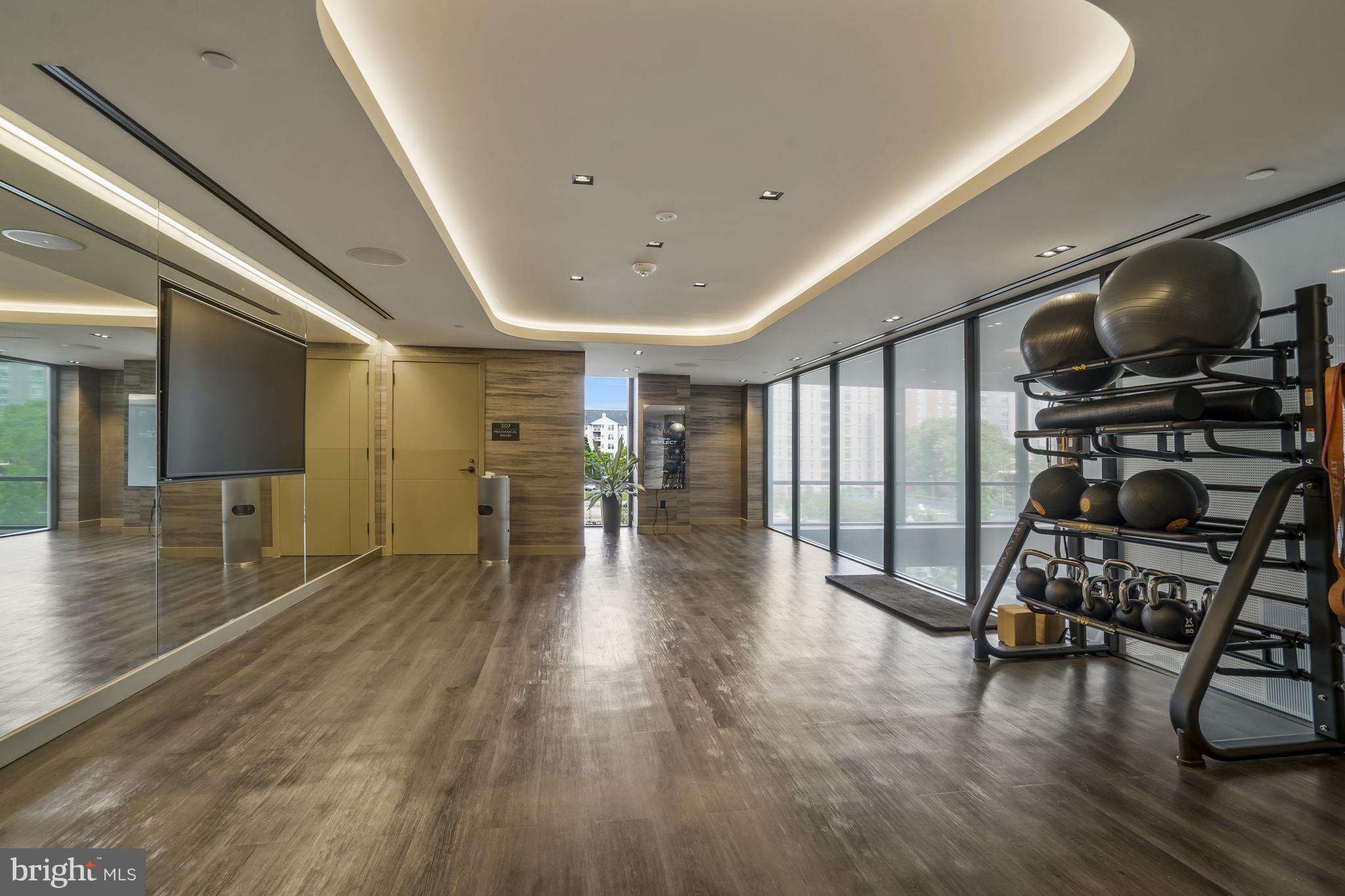 1781 N PIERCE STREET 1404