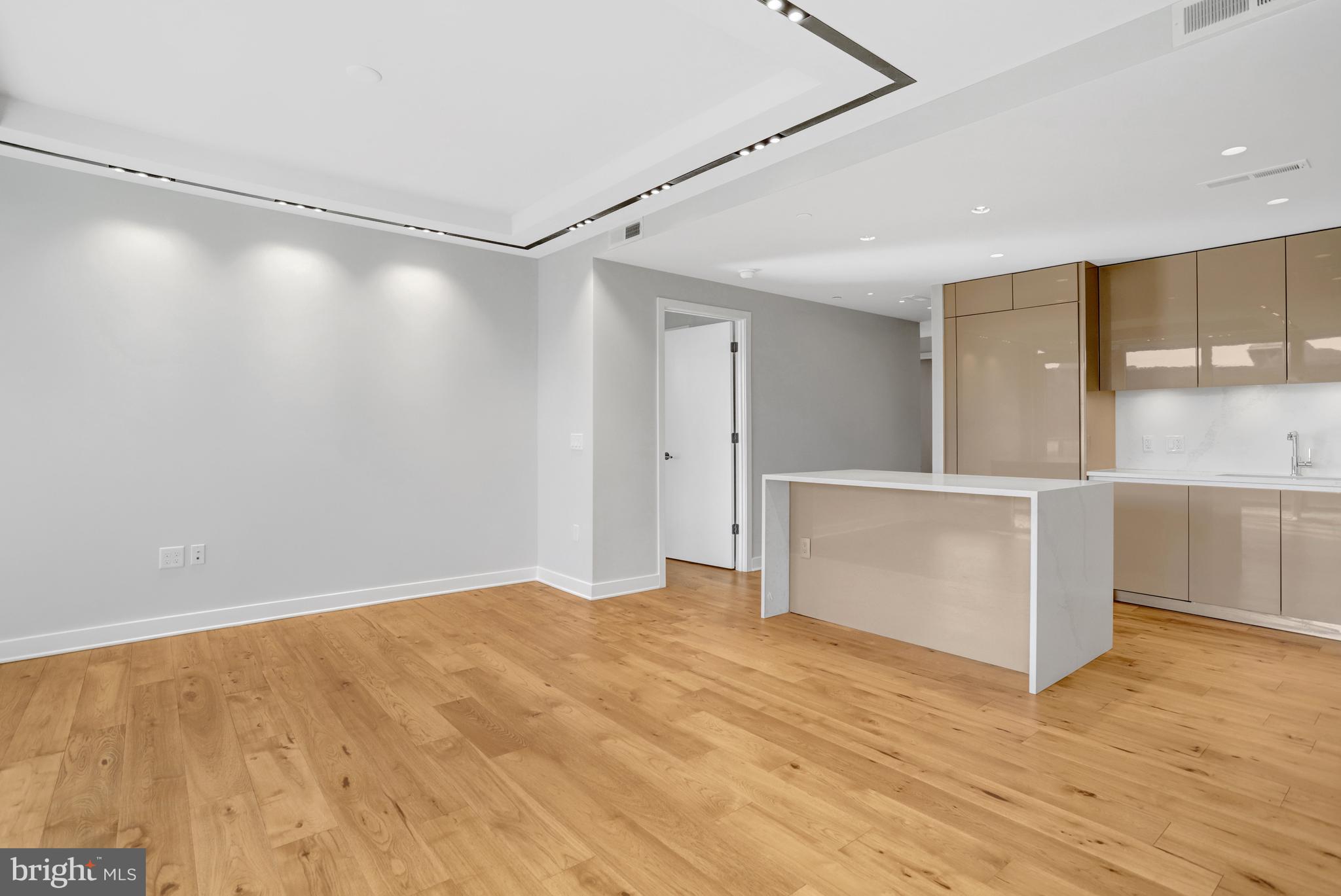 1781 N PIERCE STREET 1404