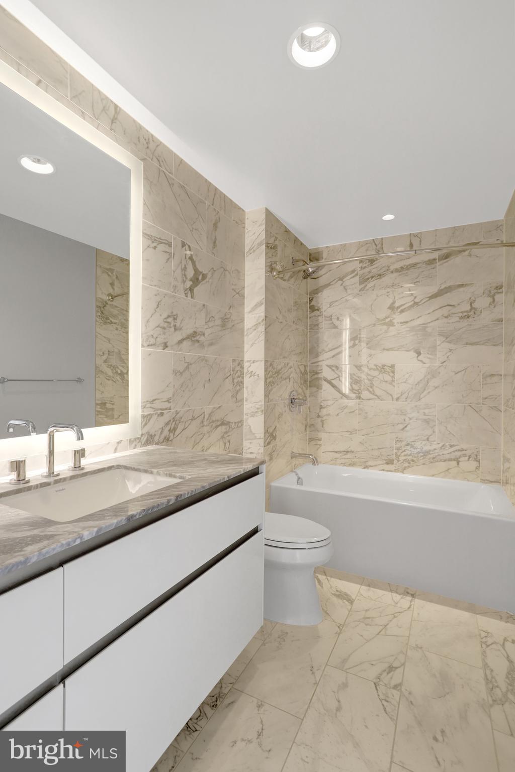 1781 N PIERCE STREET 1404