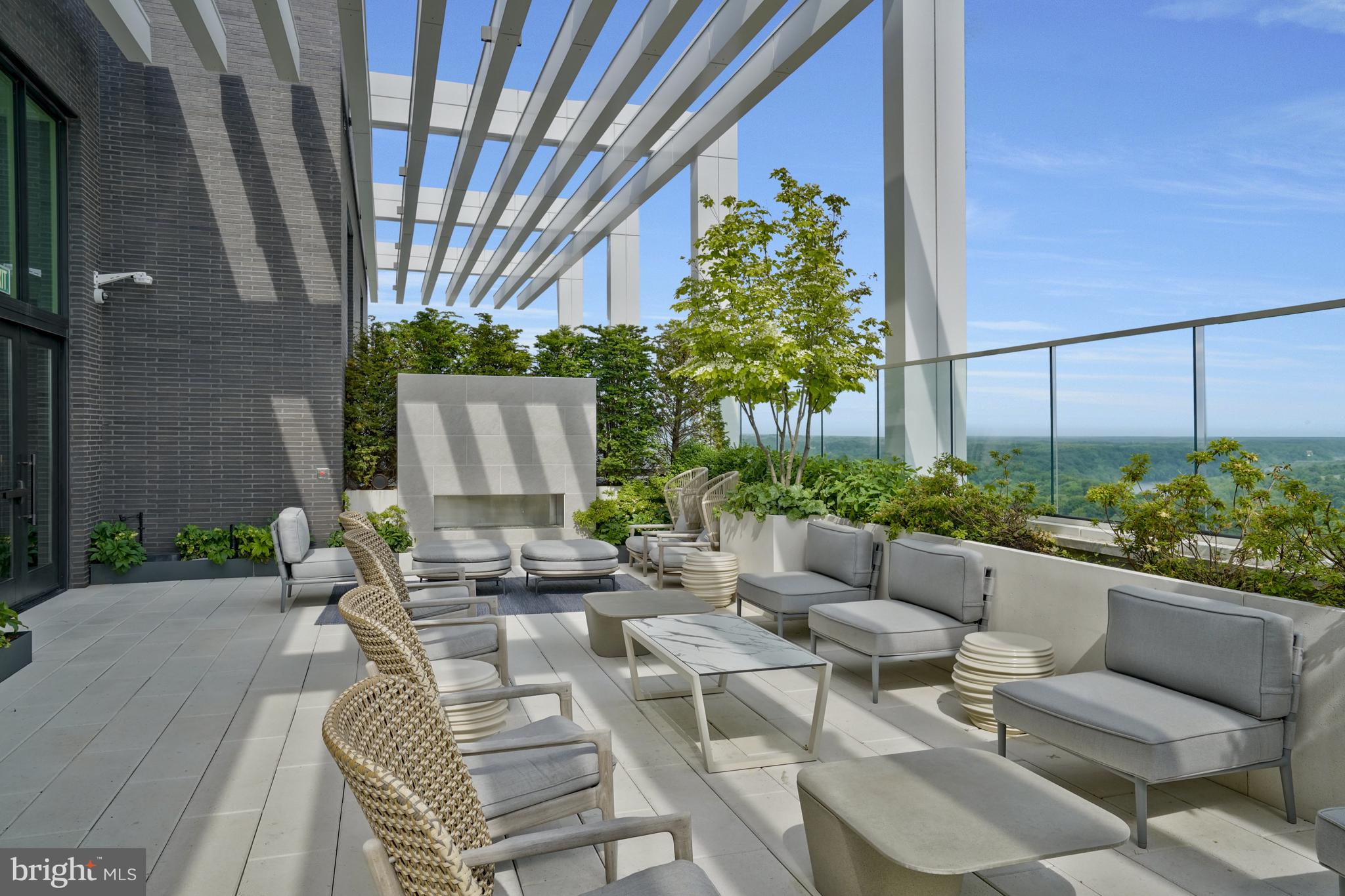 1781 N PIERCE STREET 1404