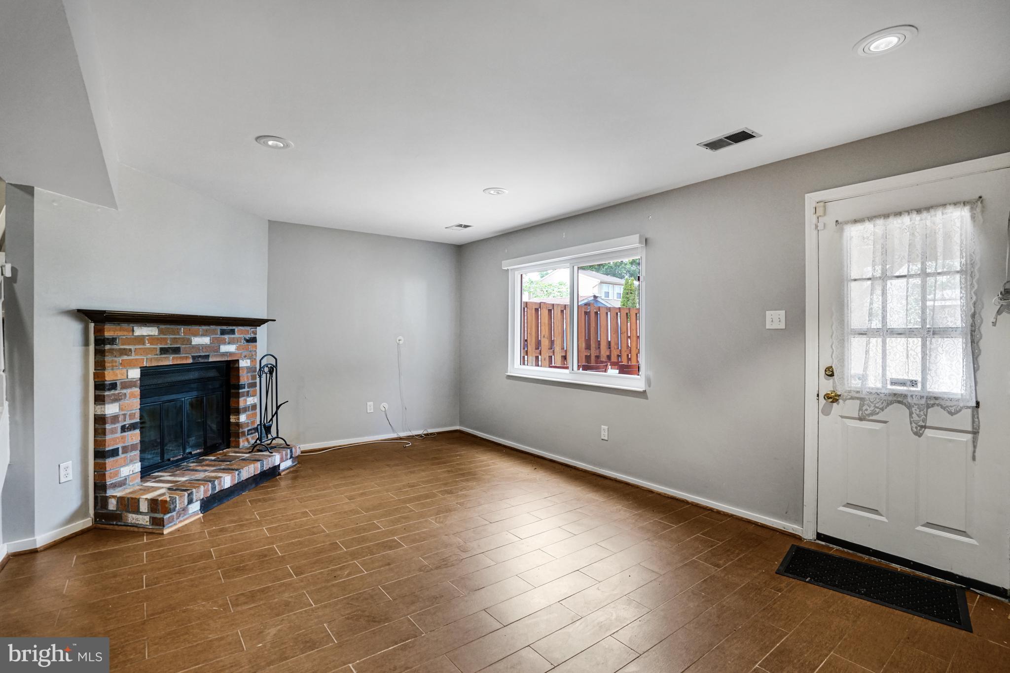 5376 HARBOR COURT DR