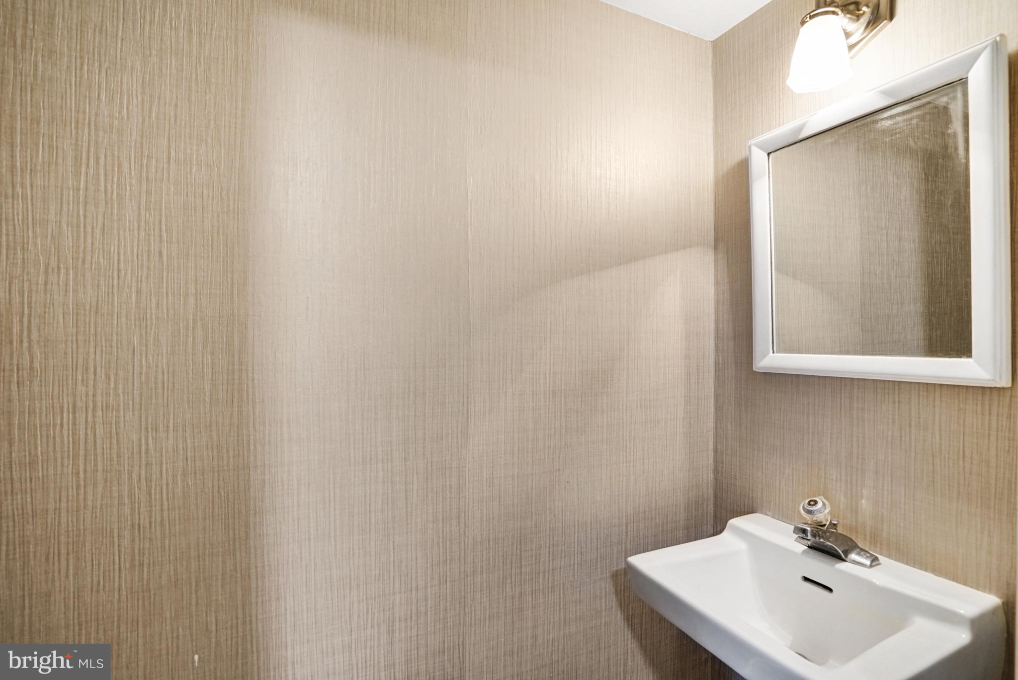 5376 HARBOR COURT DR