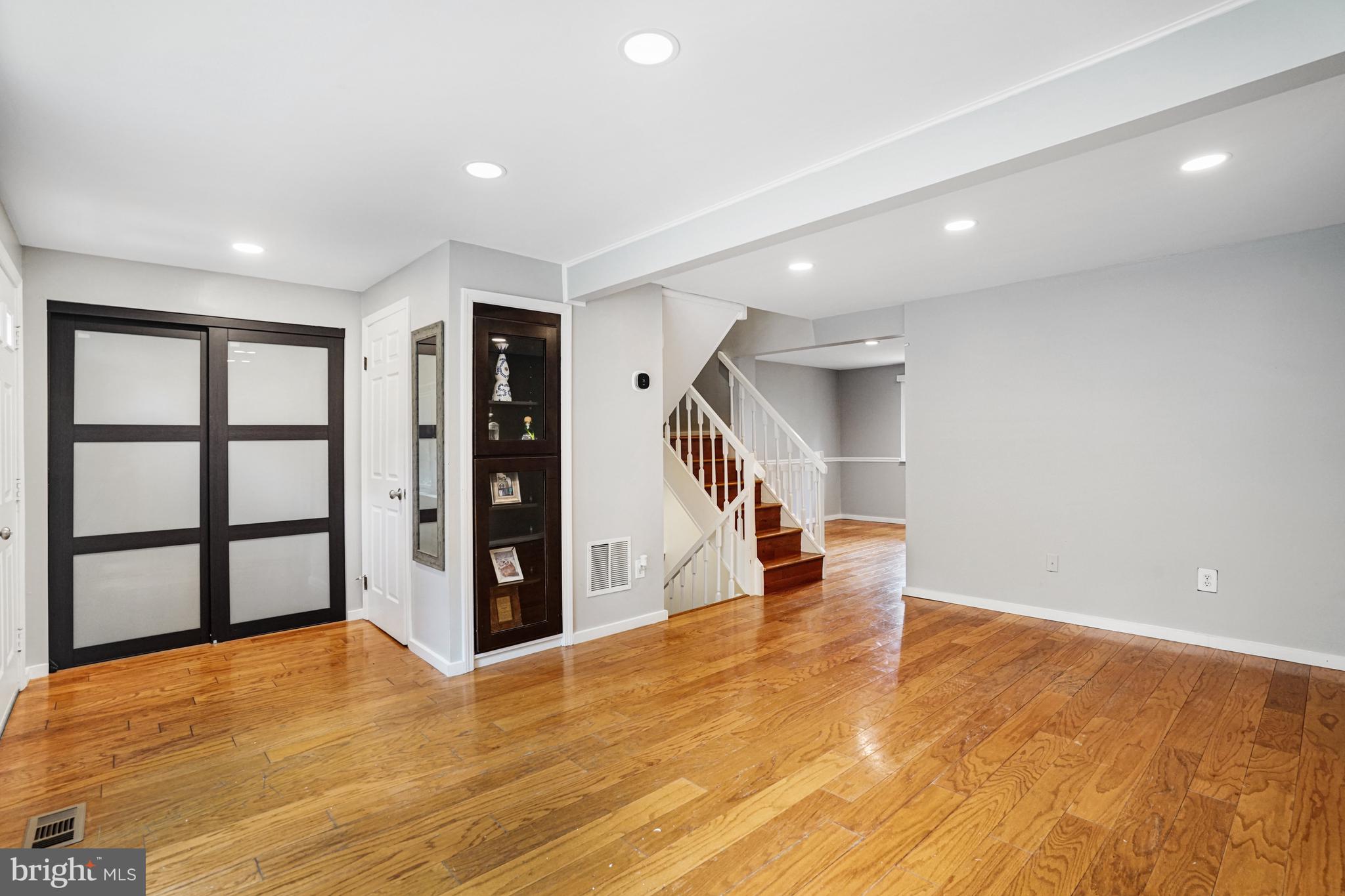 5376 HARBOR COURT DR