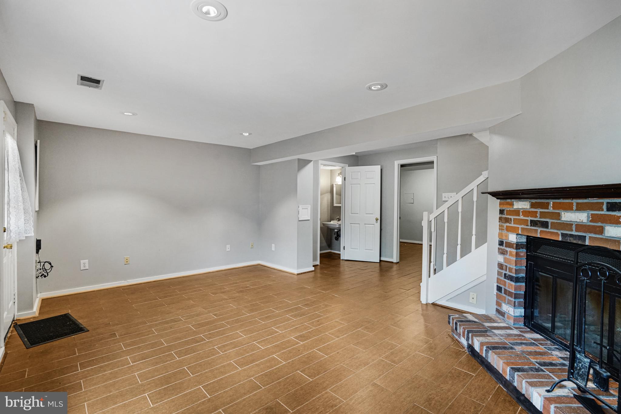 5376 HARBOR COURT DR