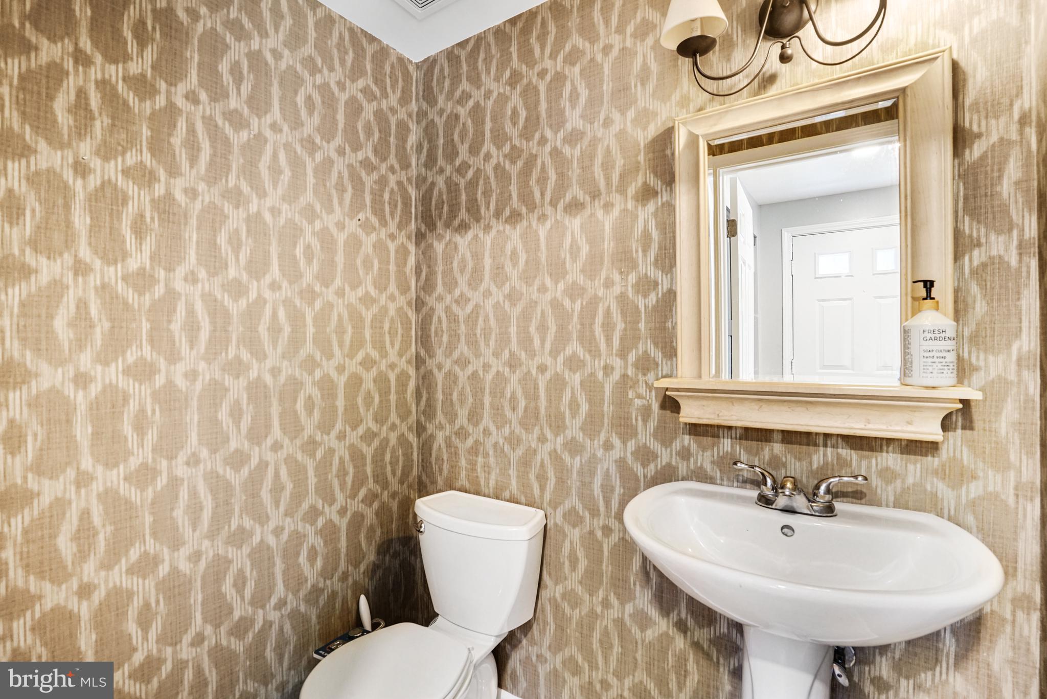 5376 HARBOR COURT DR