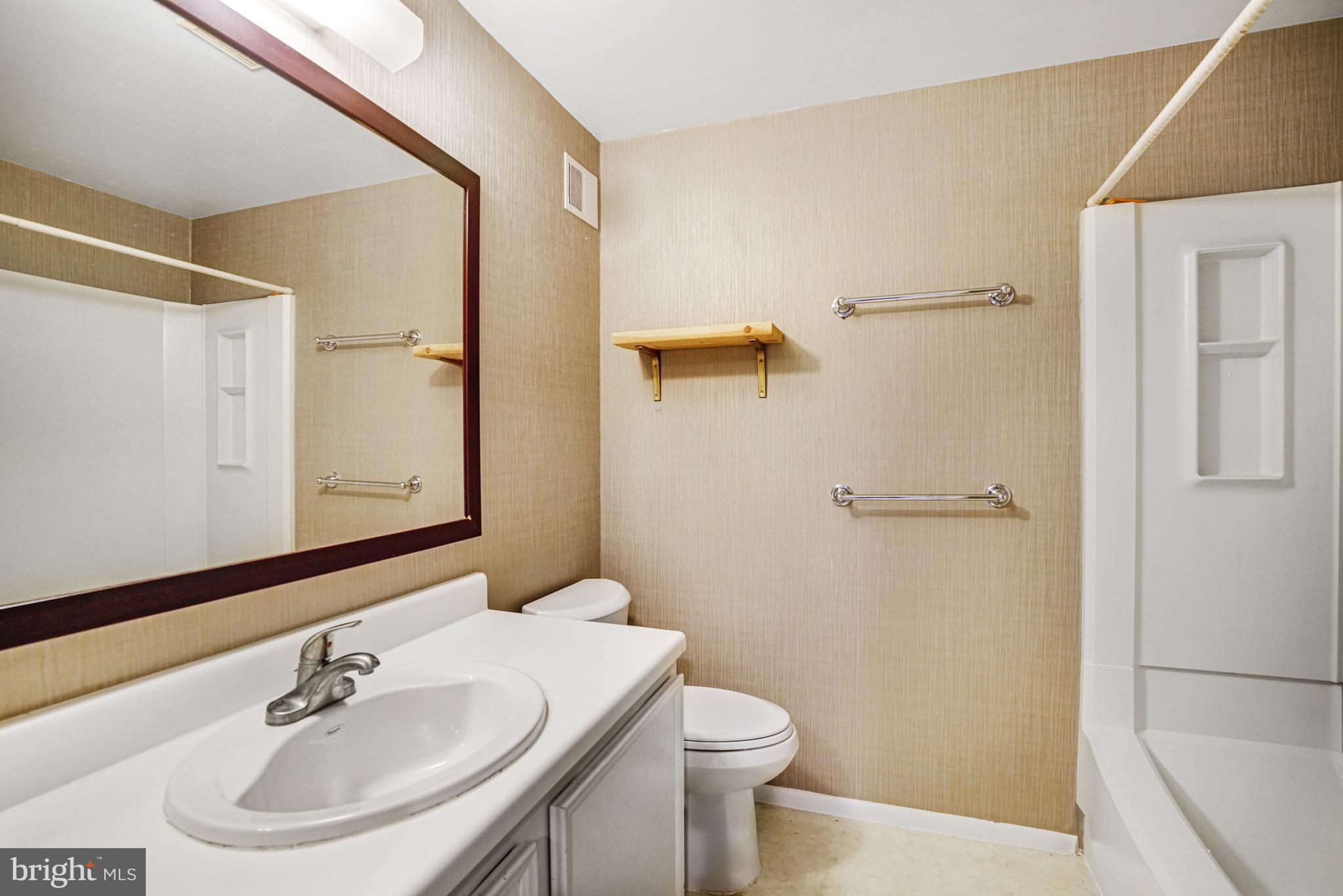 5376 HARBOR COURT DR