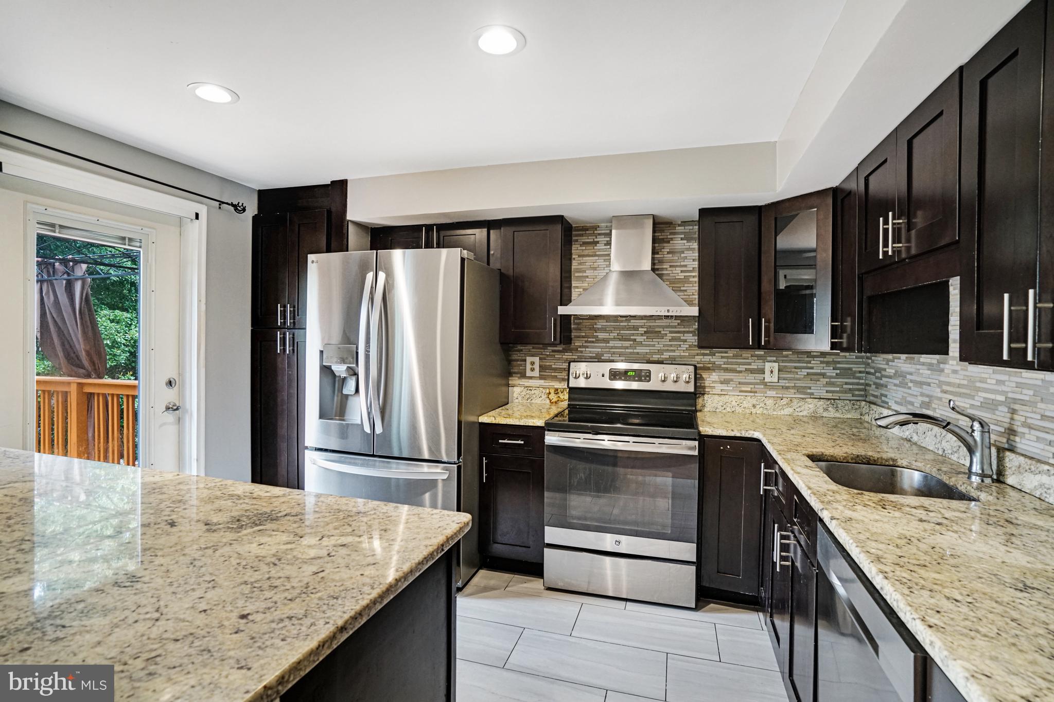 5376 HARBOR COURT DR