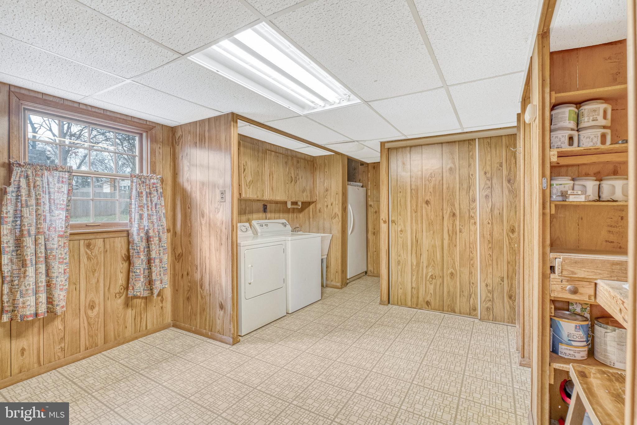 7389 Roxbury Ave