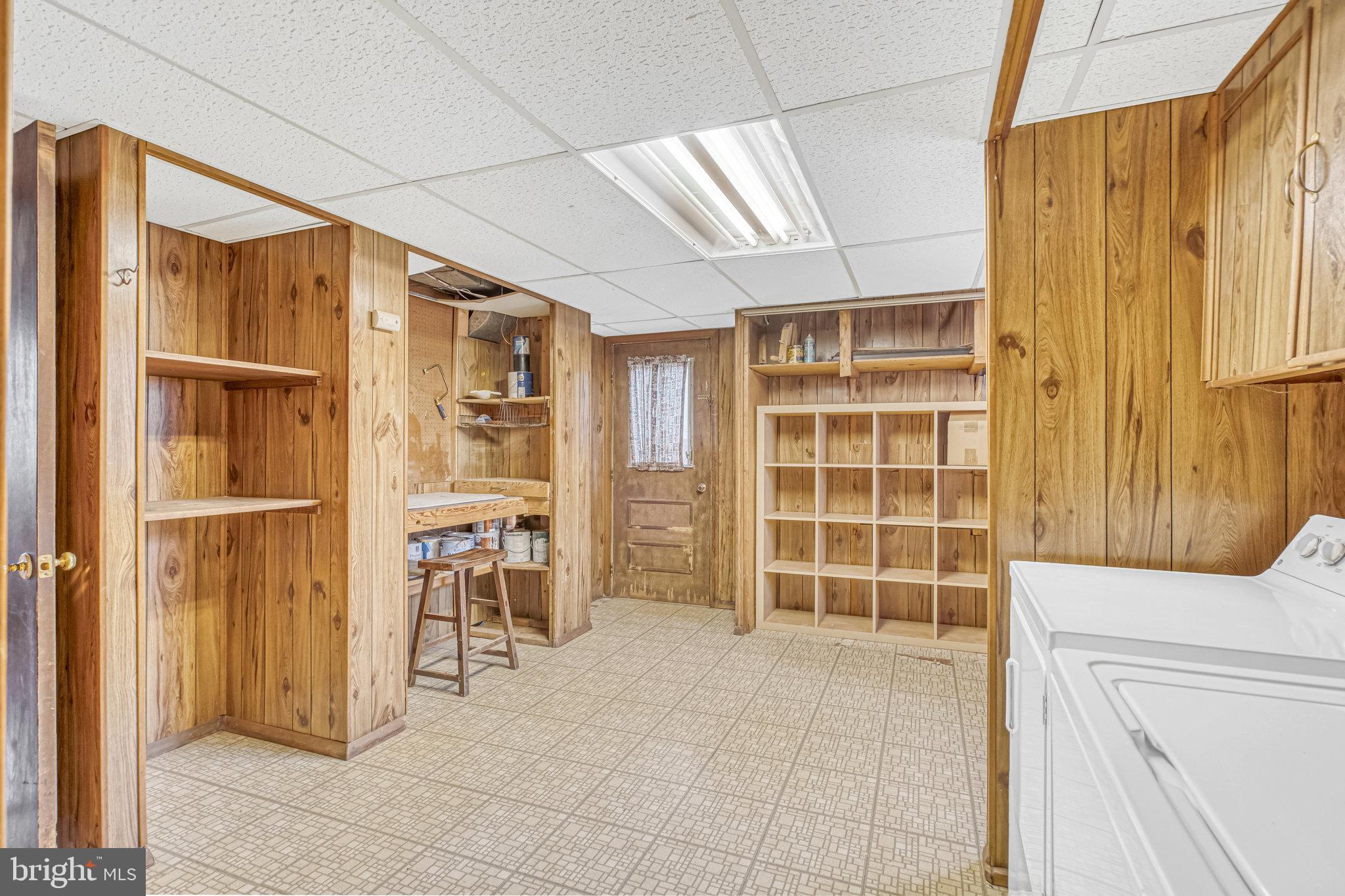 7389 Roxbury Ave
