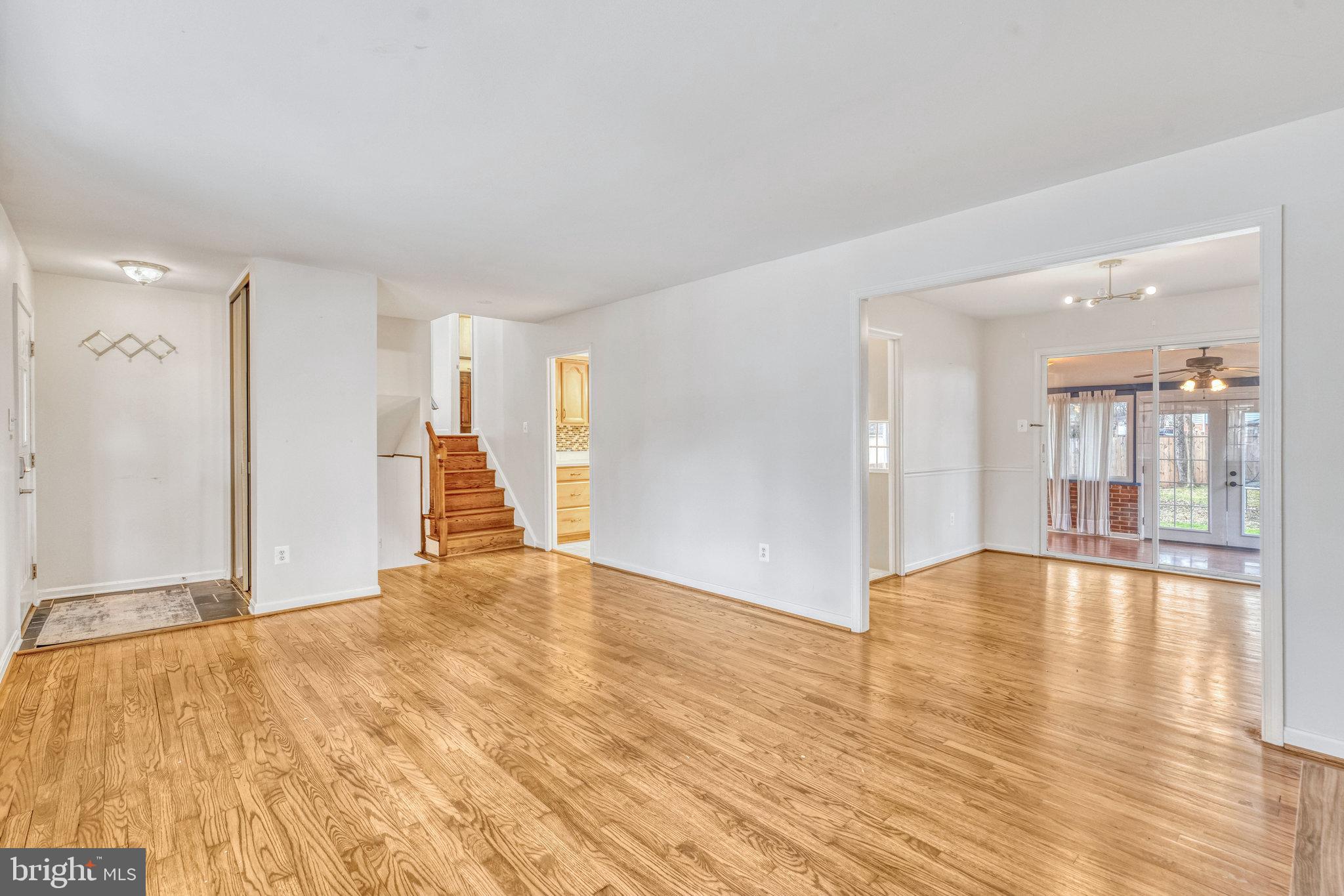 7389 Roxbury Ave