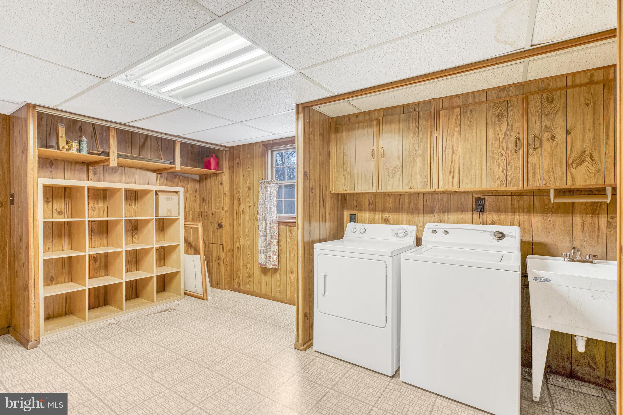 7389 Roxbury Ave