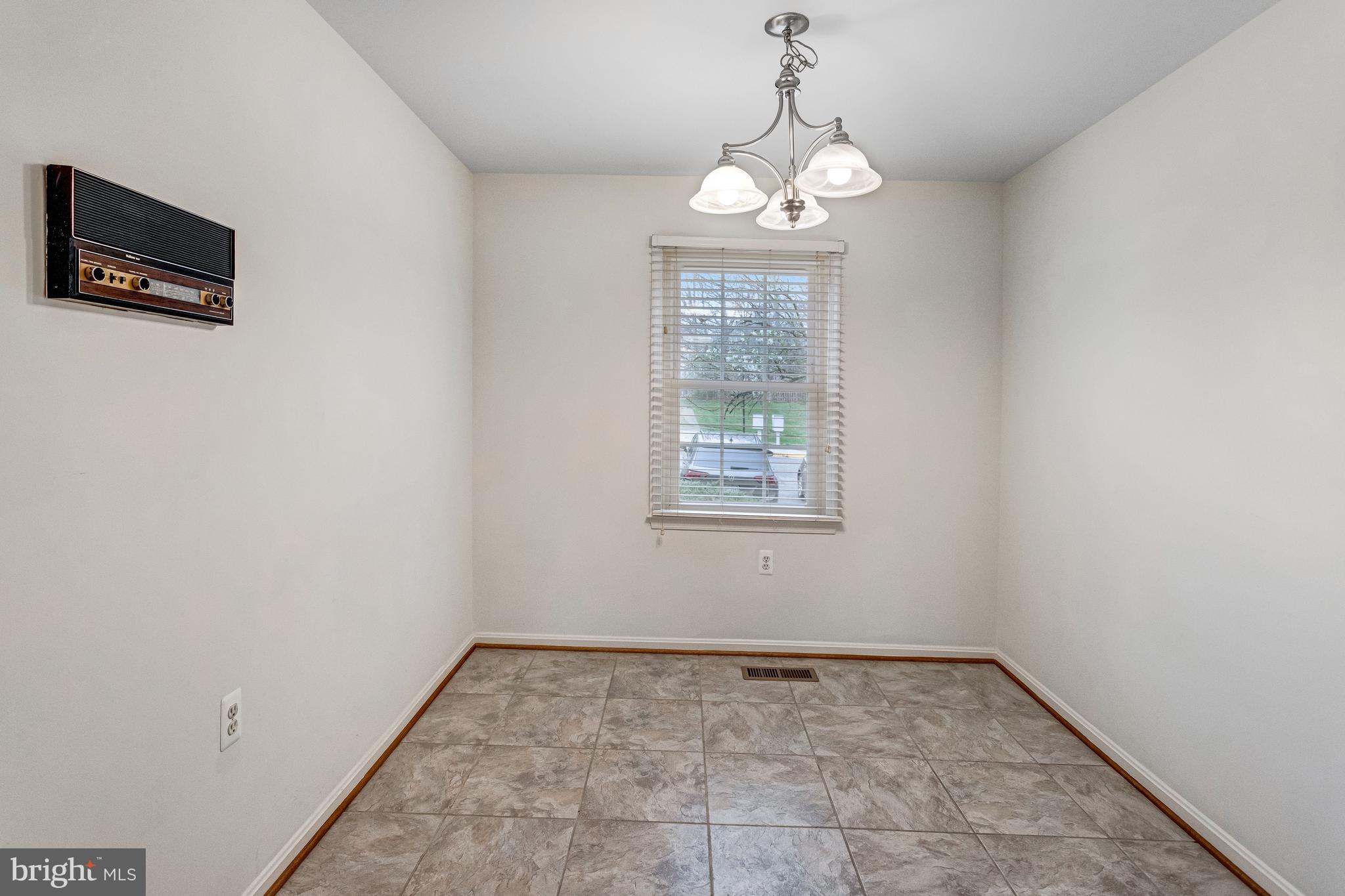 11337 CROMWELL COURT