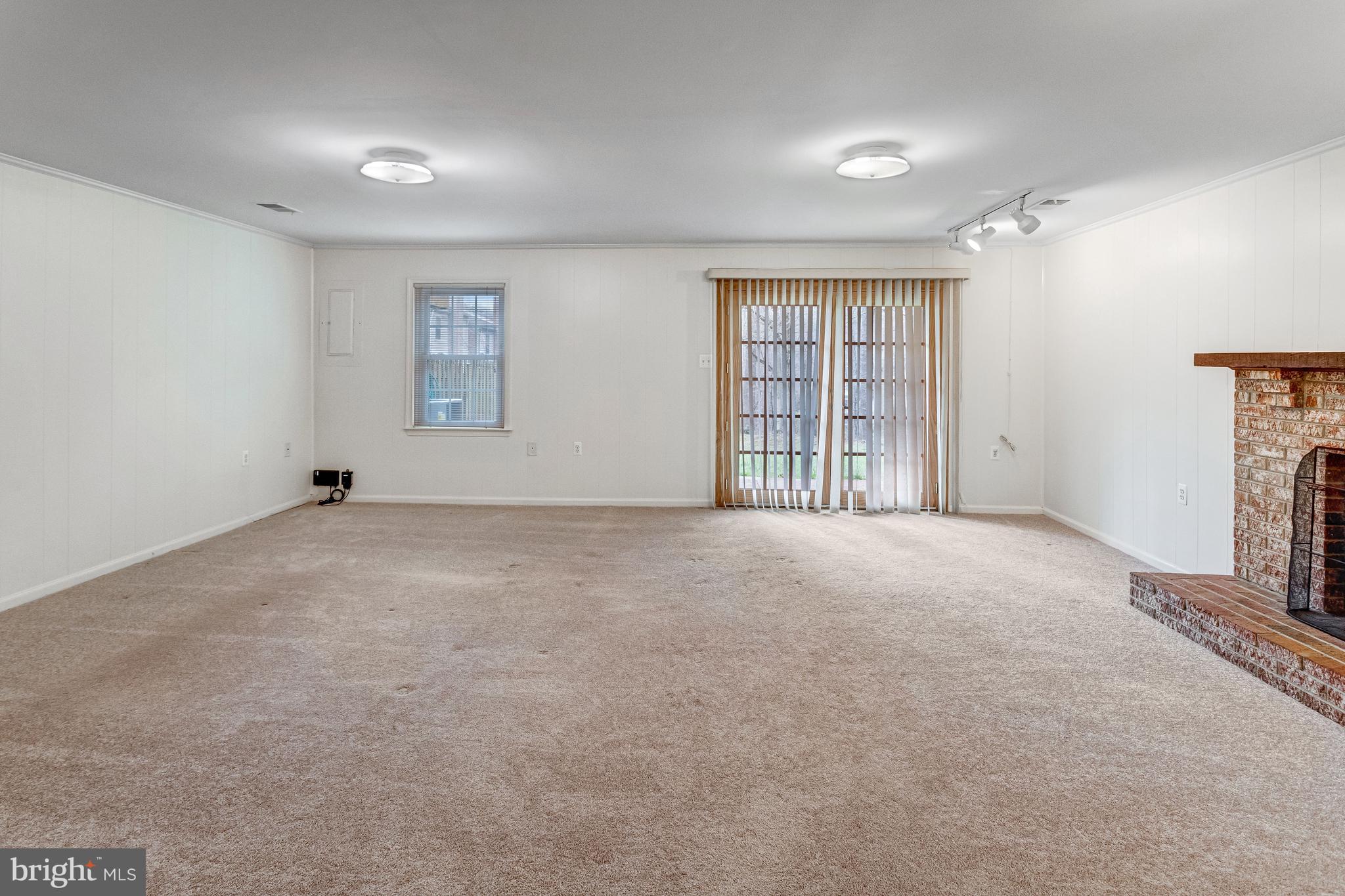 11337 CROMWELL COURT