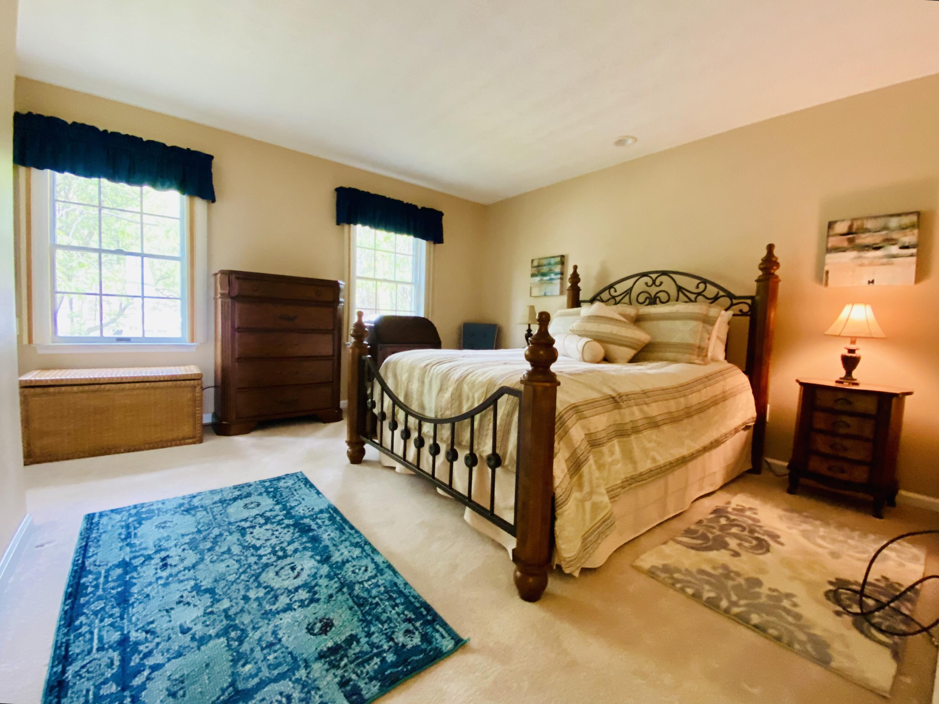 255 Emerald Dr
