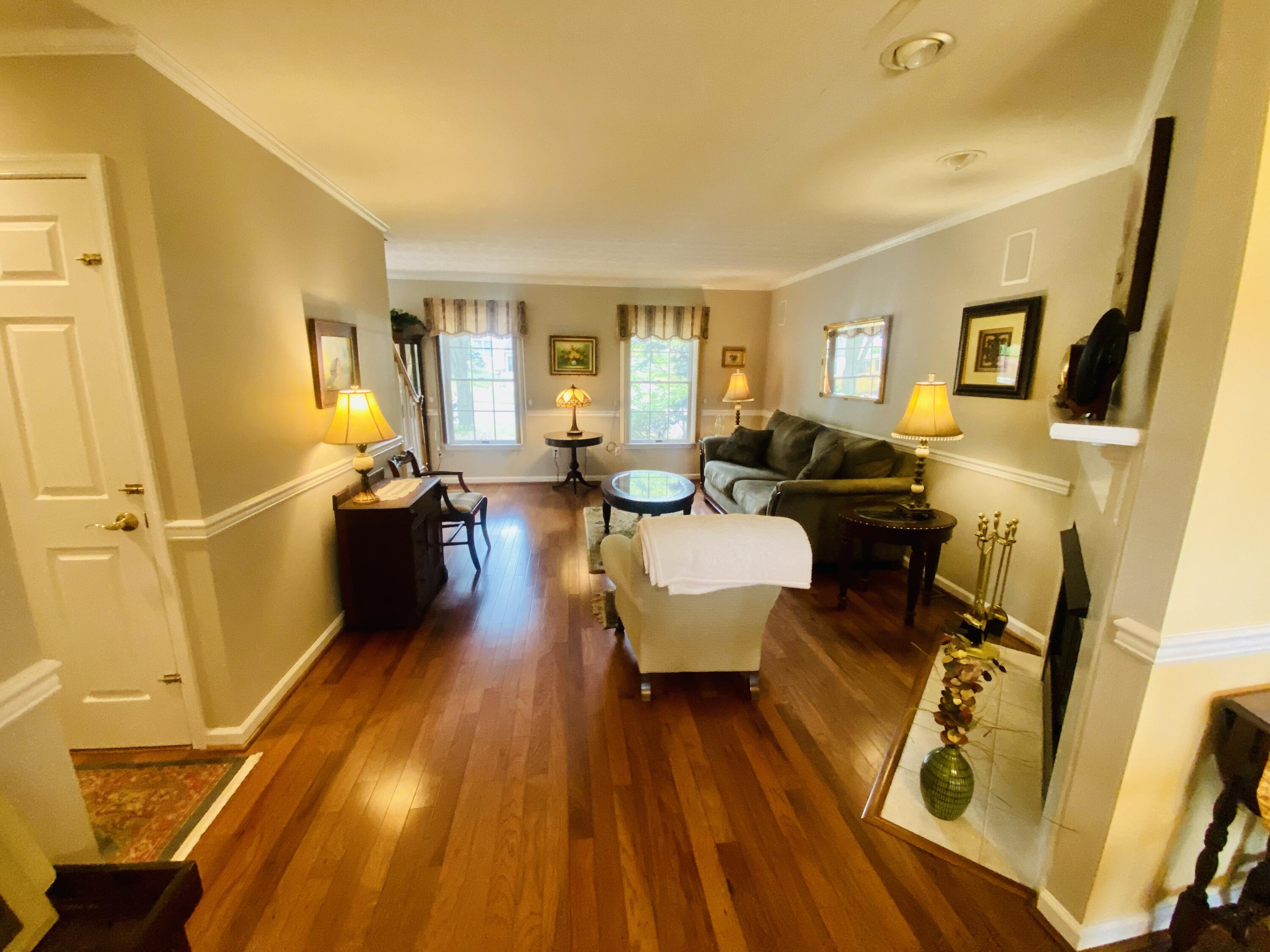 255 Emerald Dr