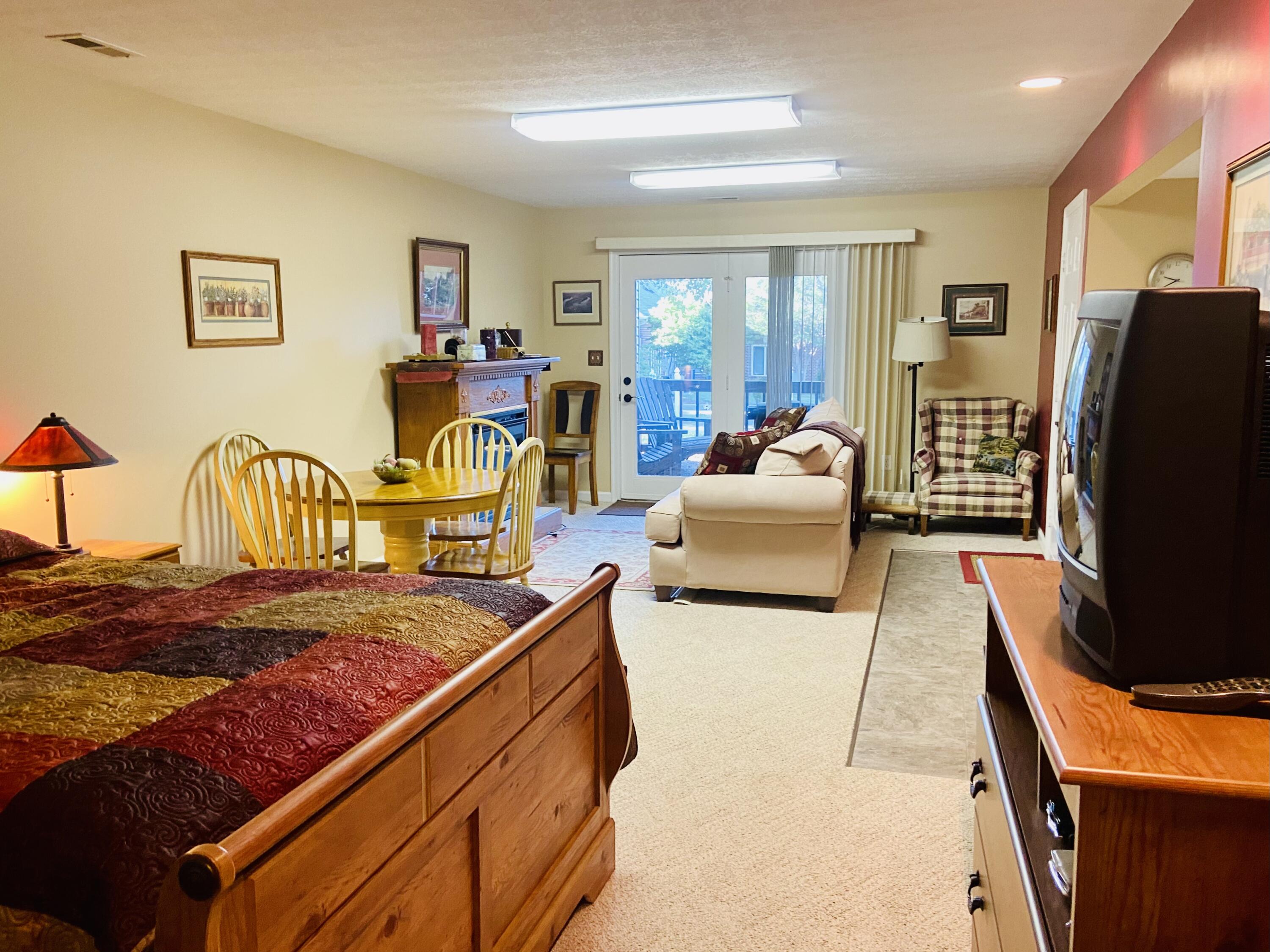 255 Emerald Dr