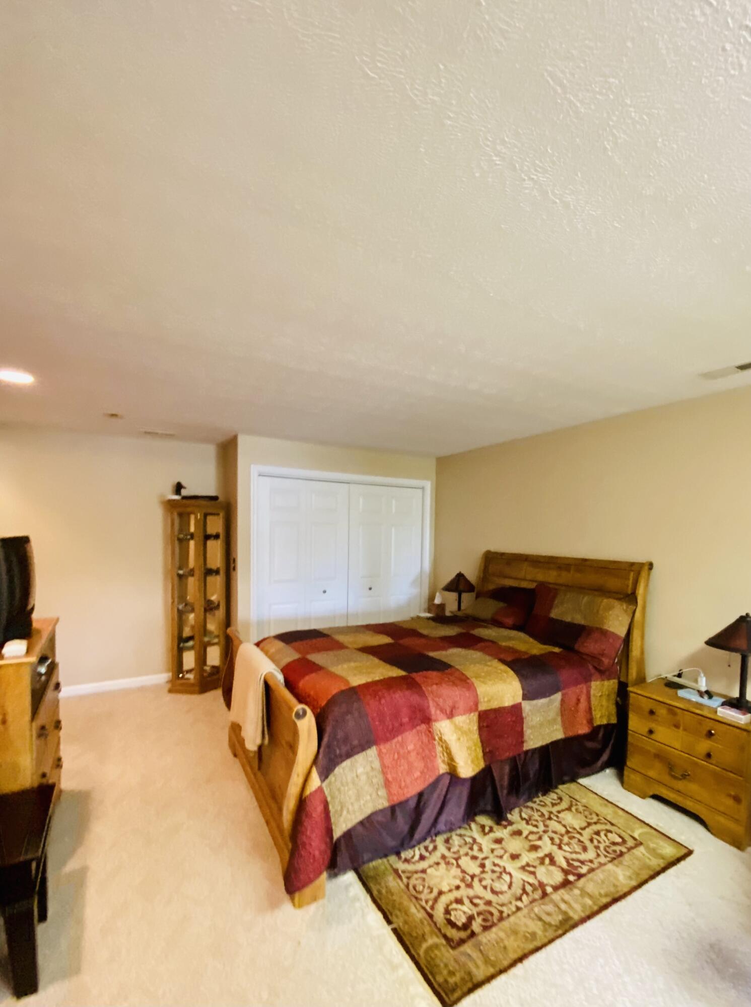 255 Emerald Dr