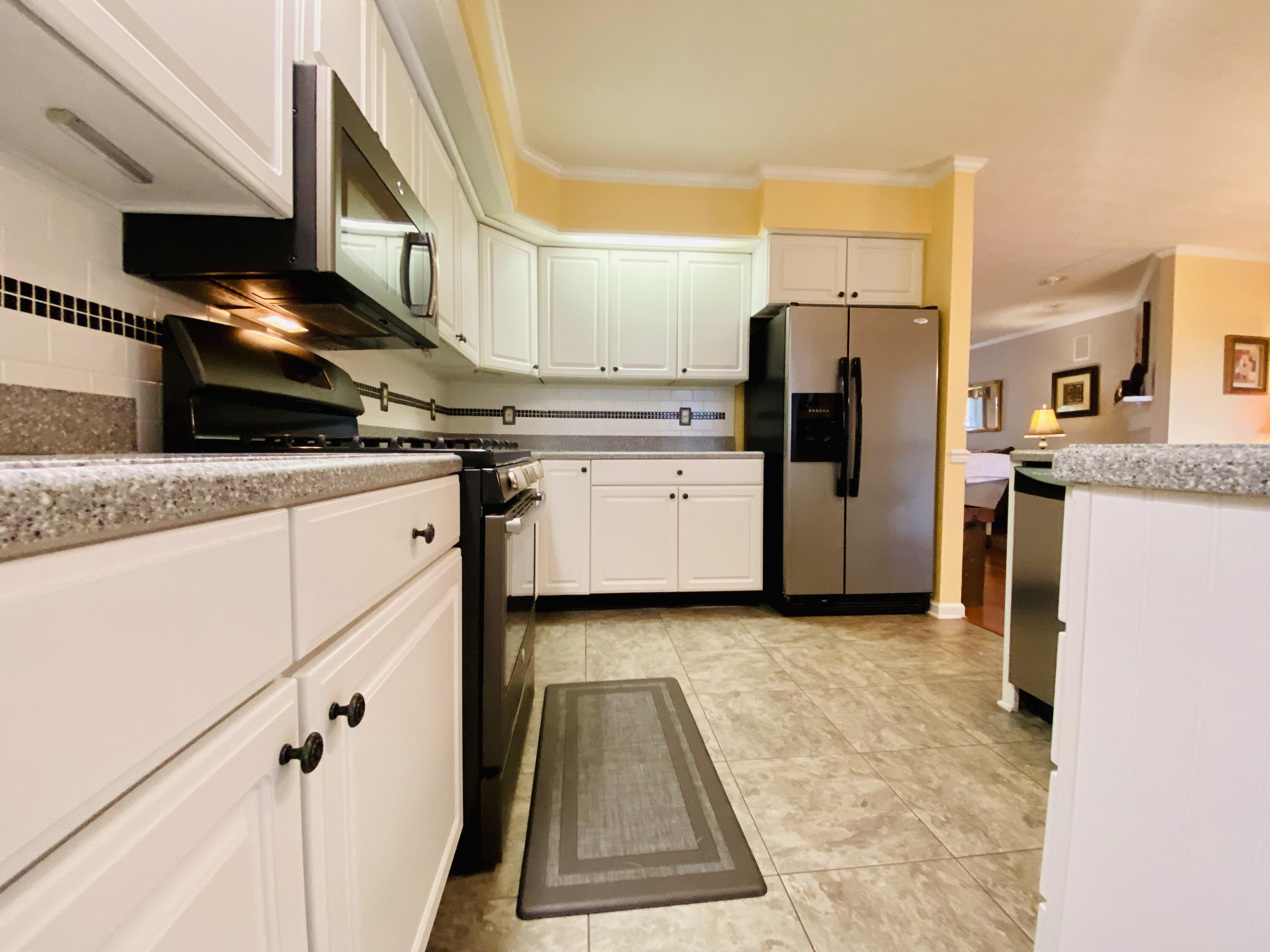 255 Emerald Dr