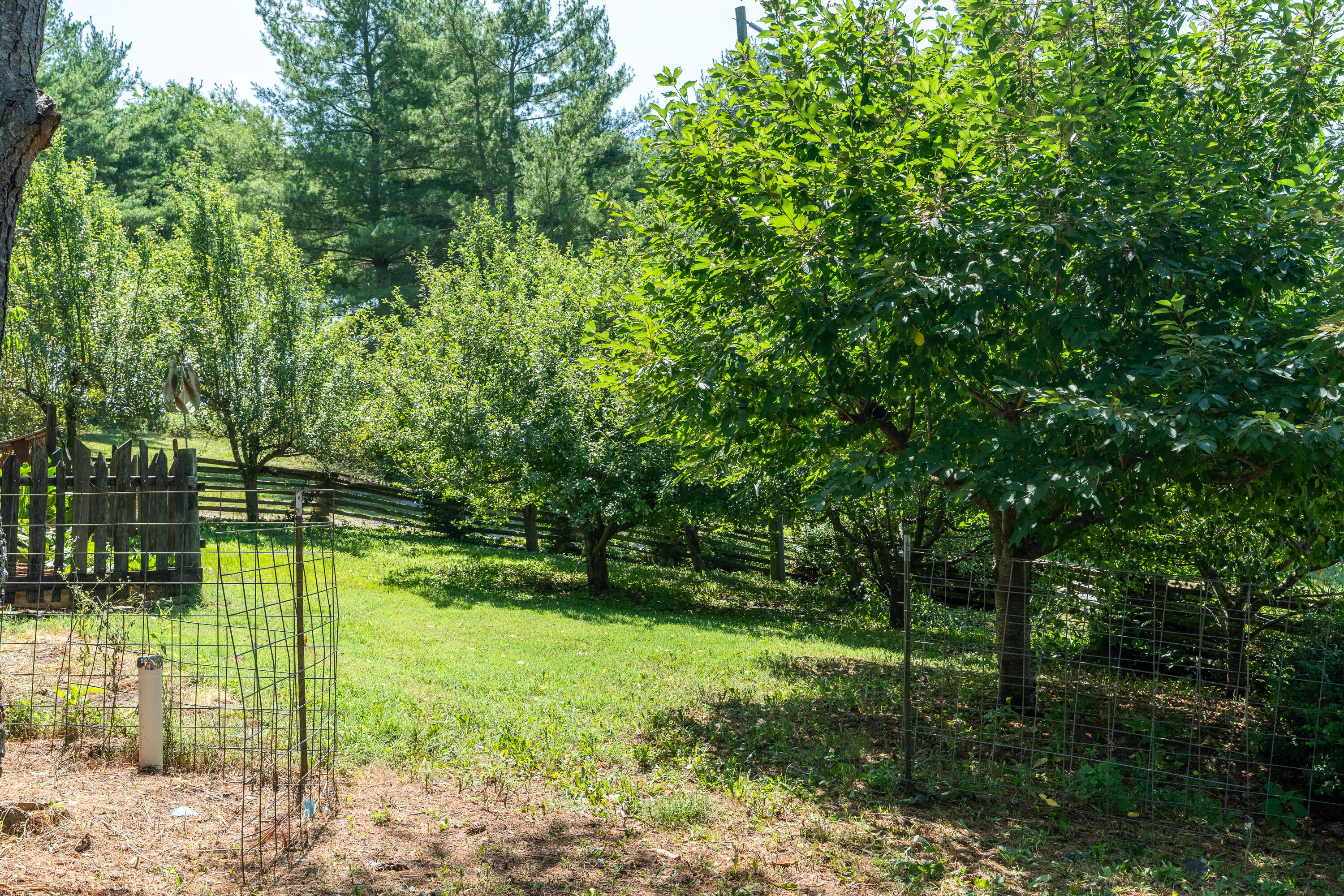 801 Broadhead School Rd