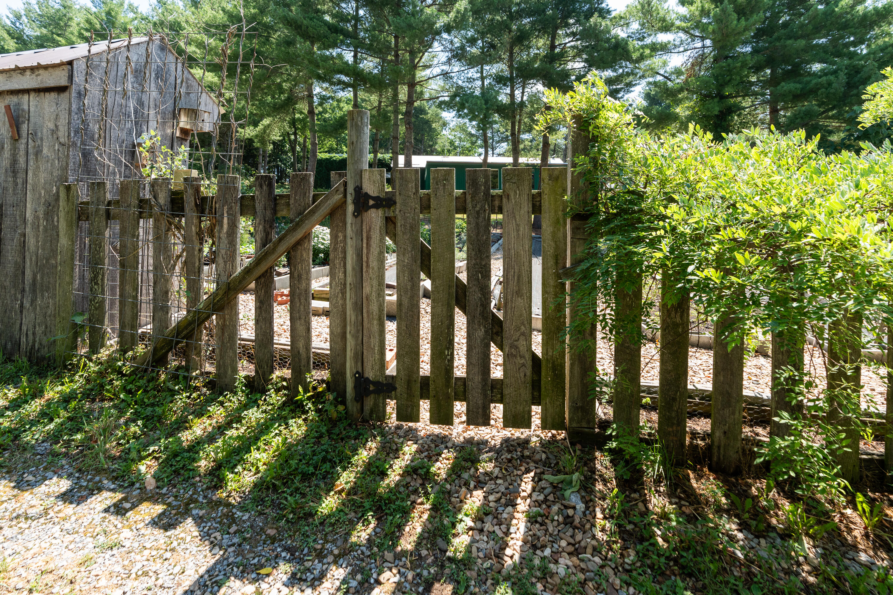 801 Broadhead School Rd