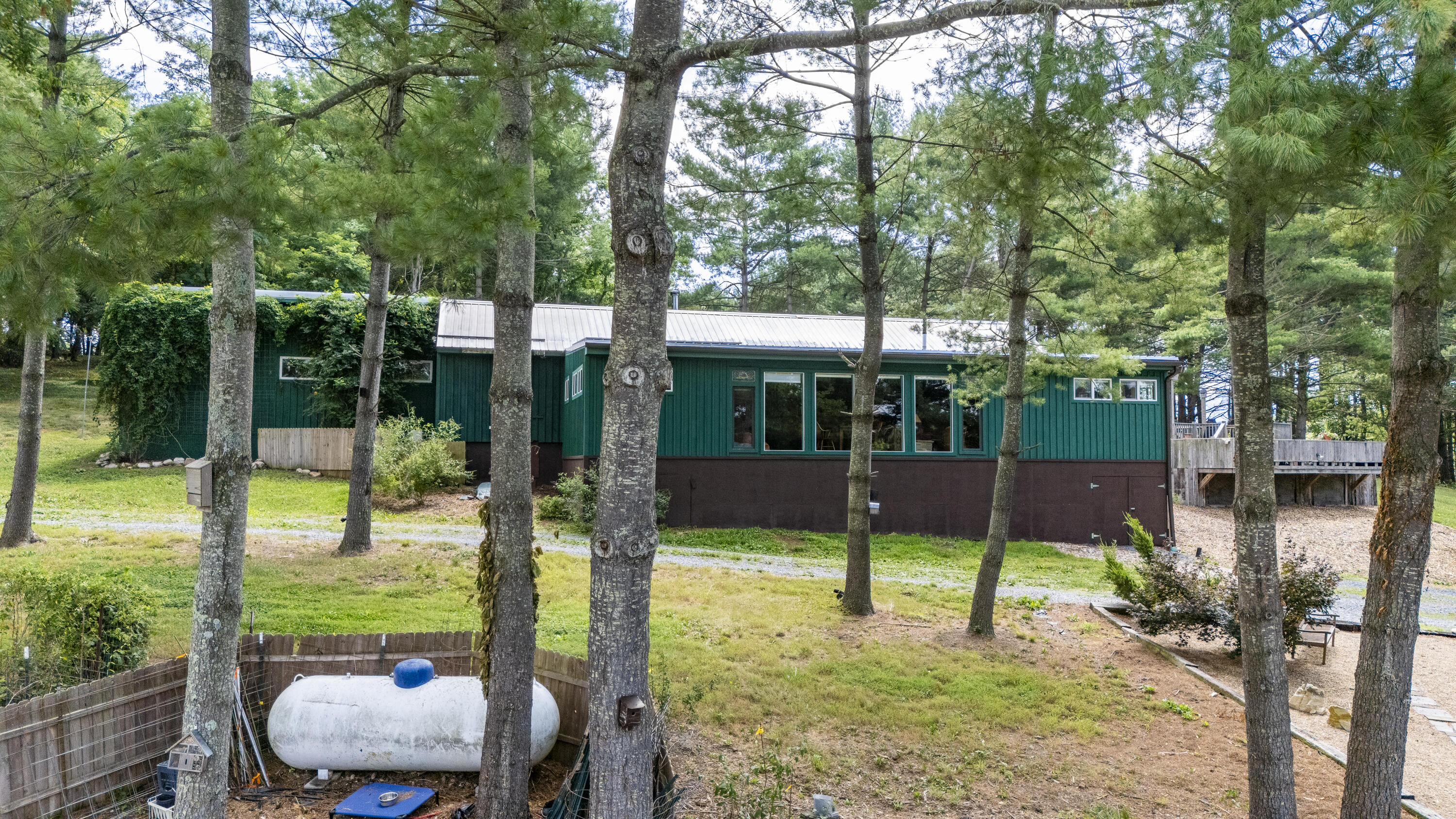 801 Broadhead School Rd