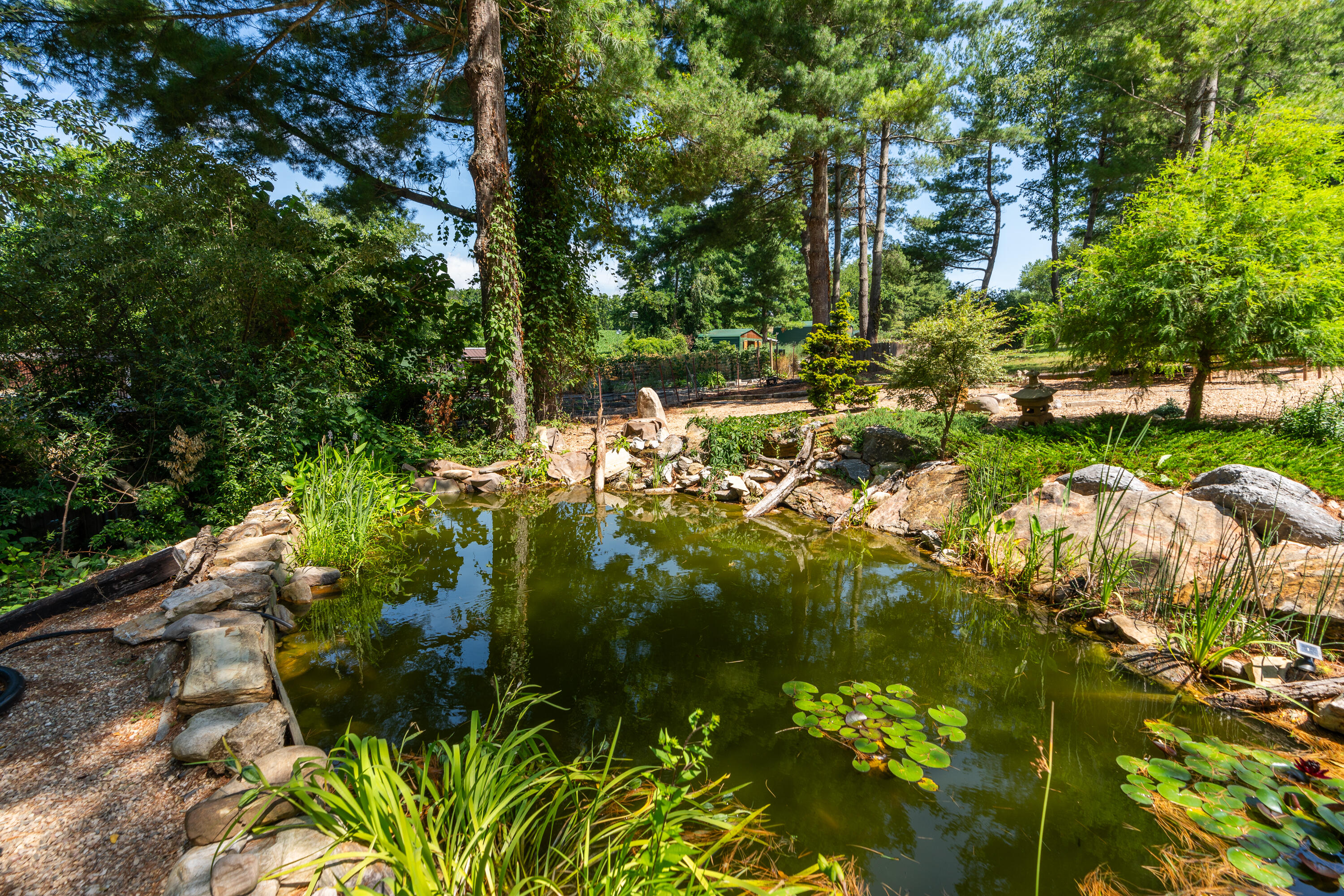 801 Broadhead School Rd