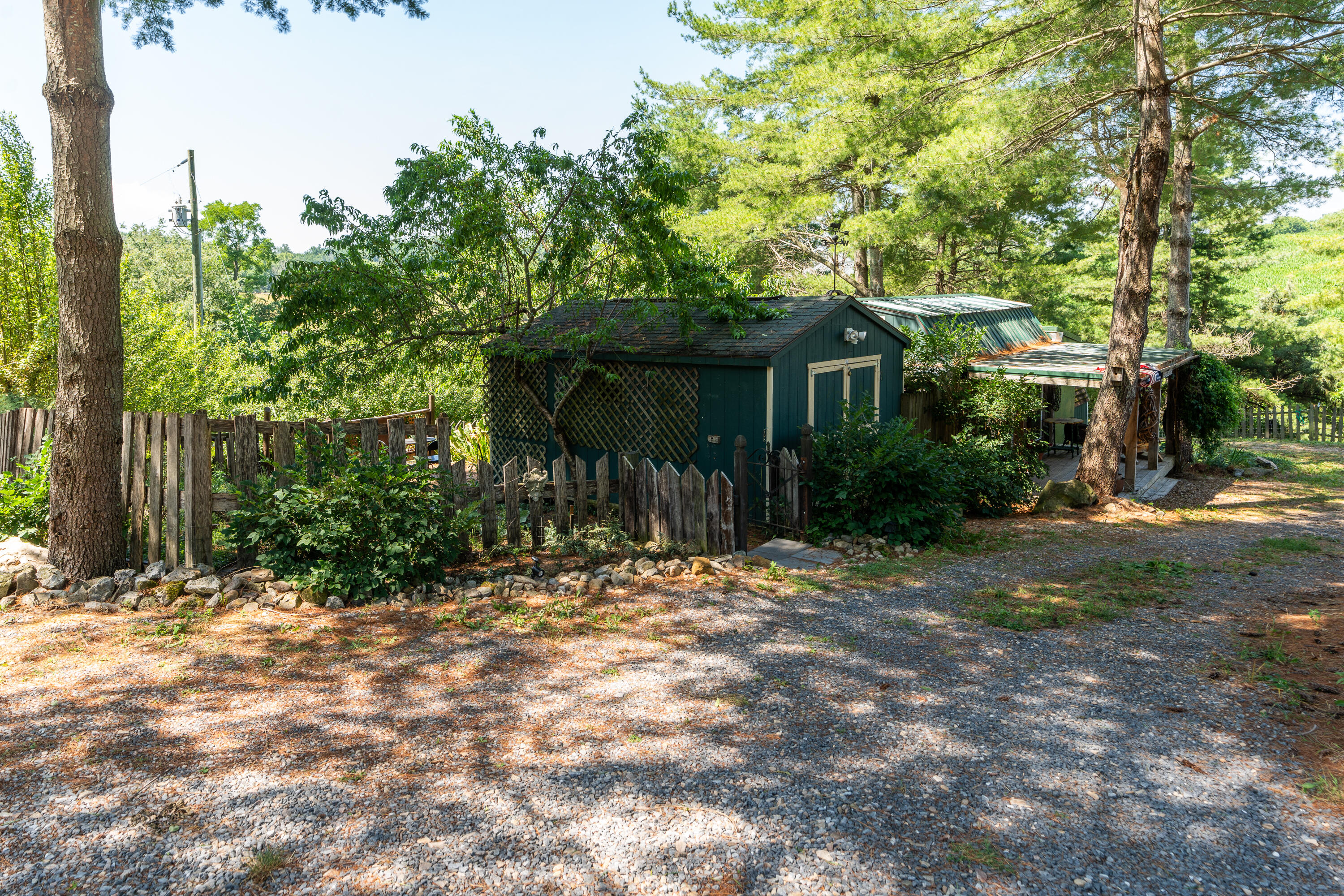 801 Broadhead School Rd