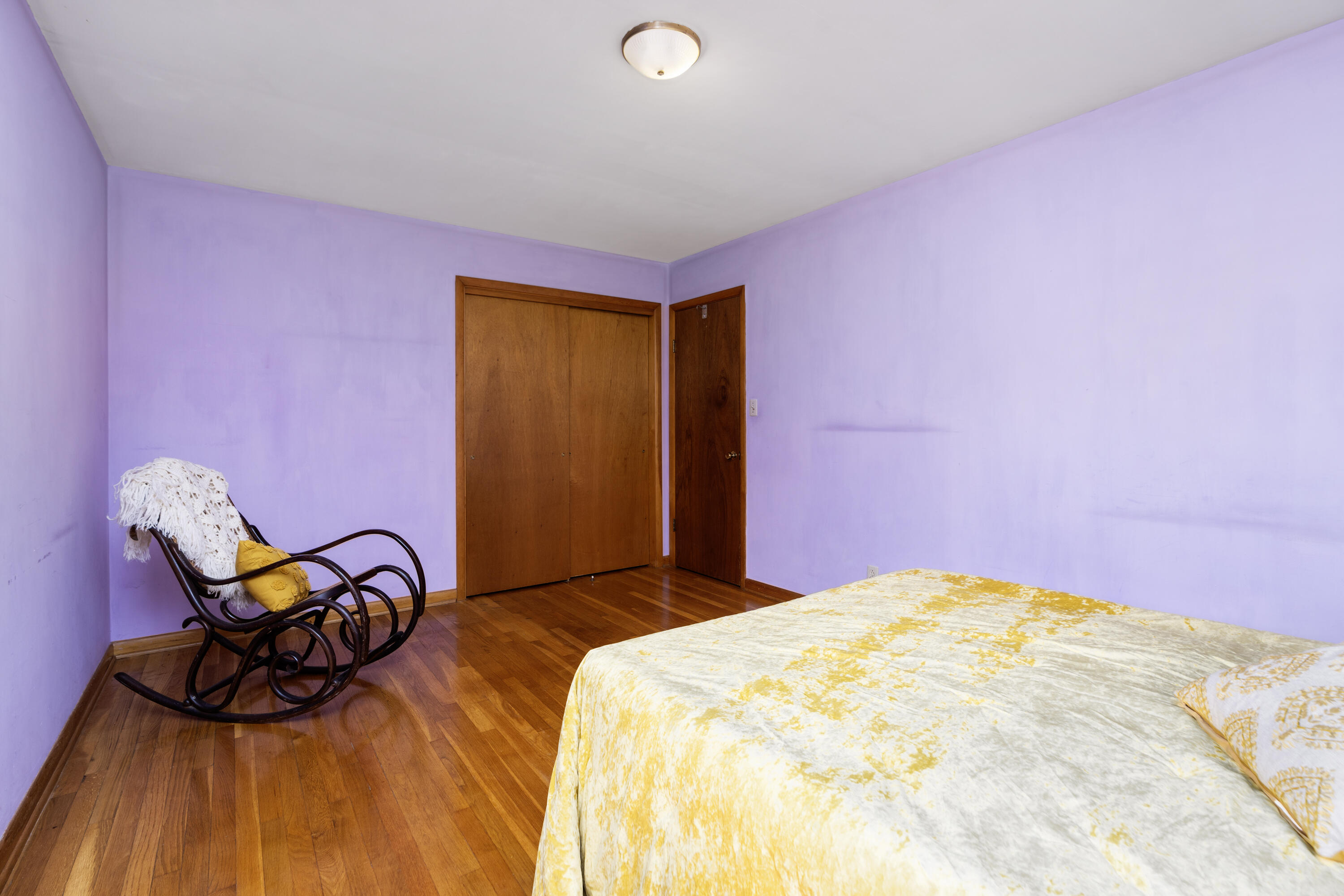 48 Round Hill School Rd