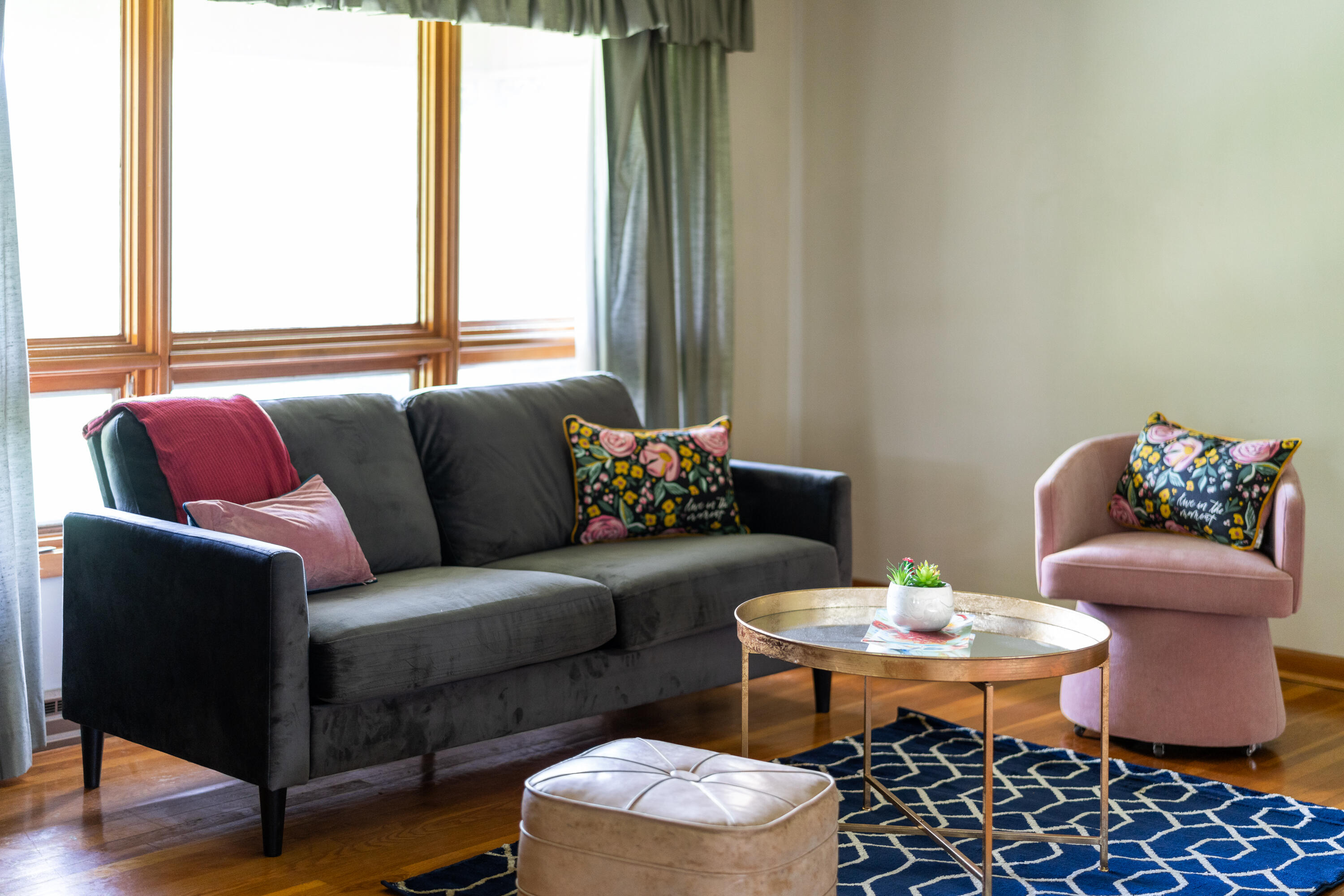 48 Round Hill School Rd