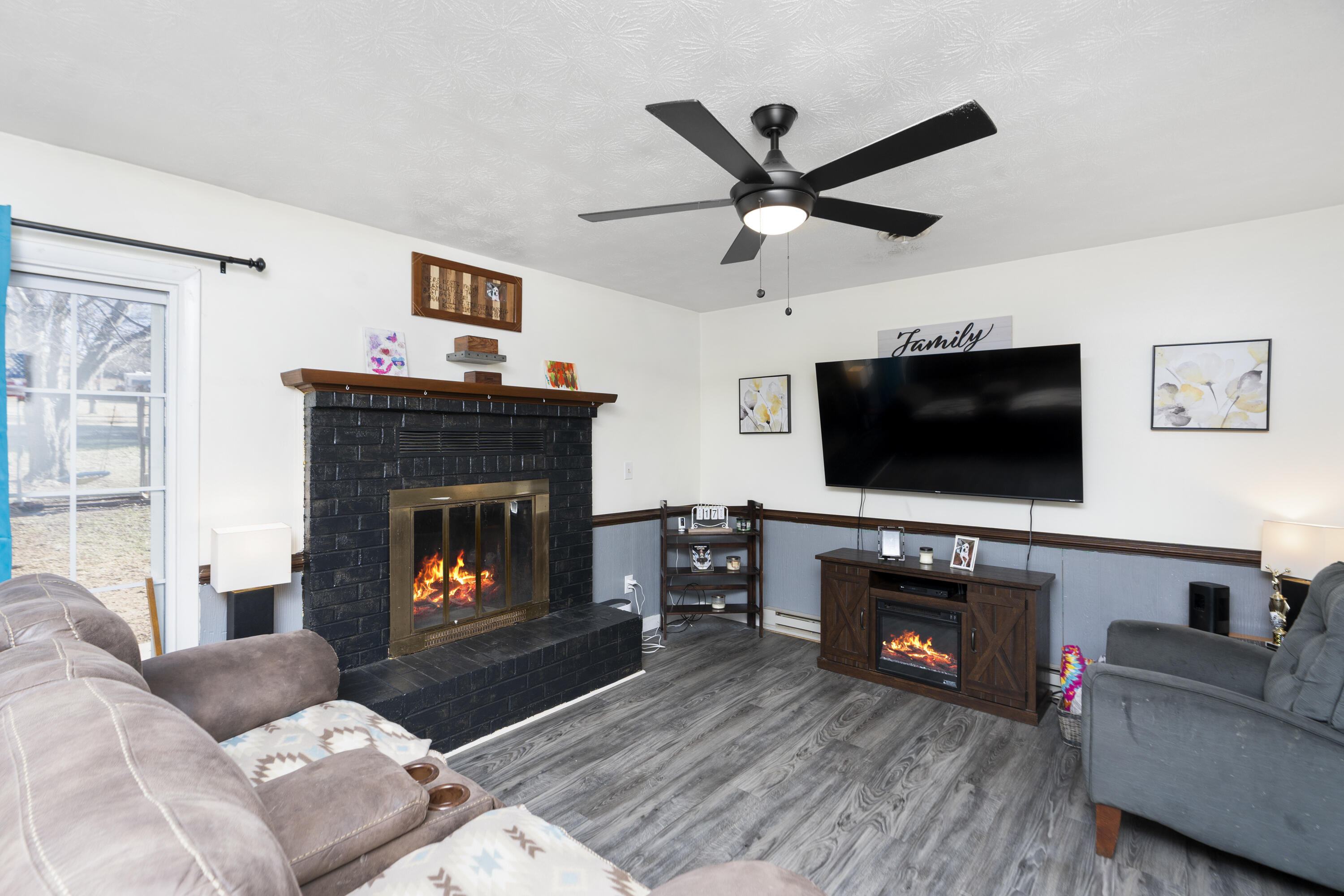 558 Galena Rd