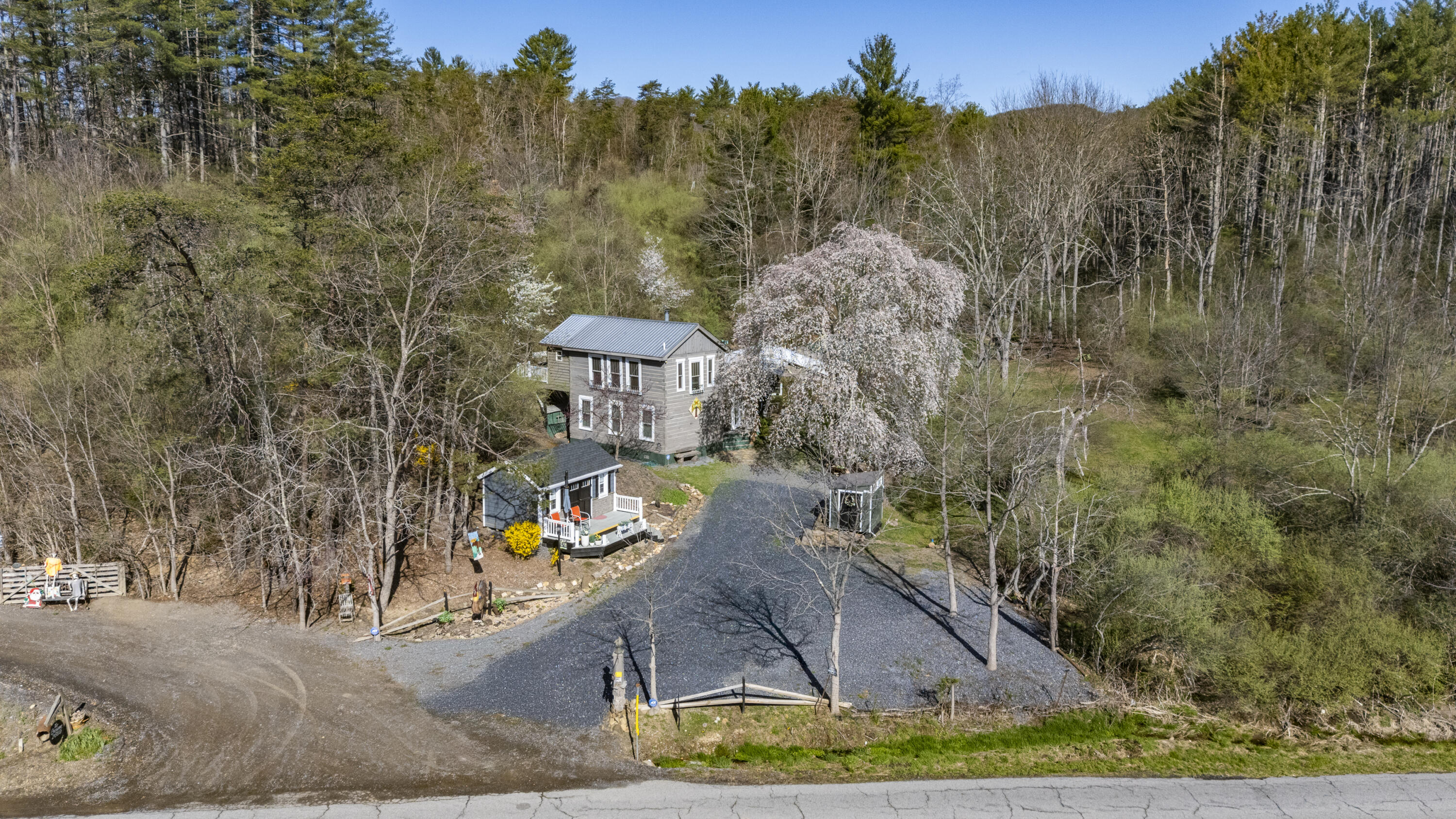 2665 Deerfield Valley Road Rd