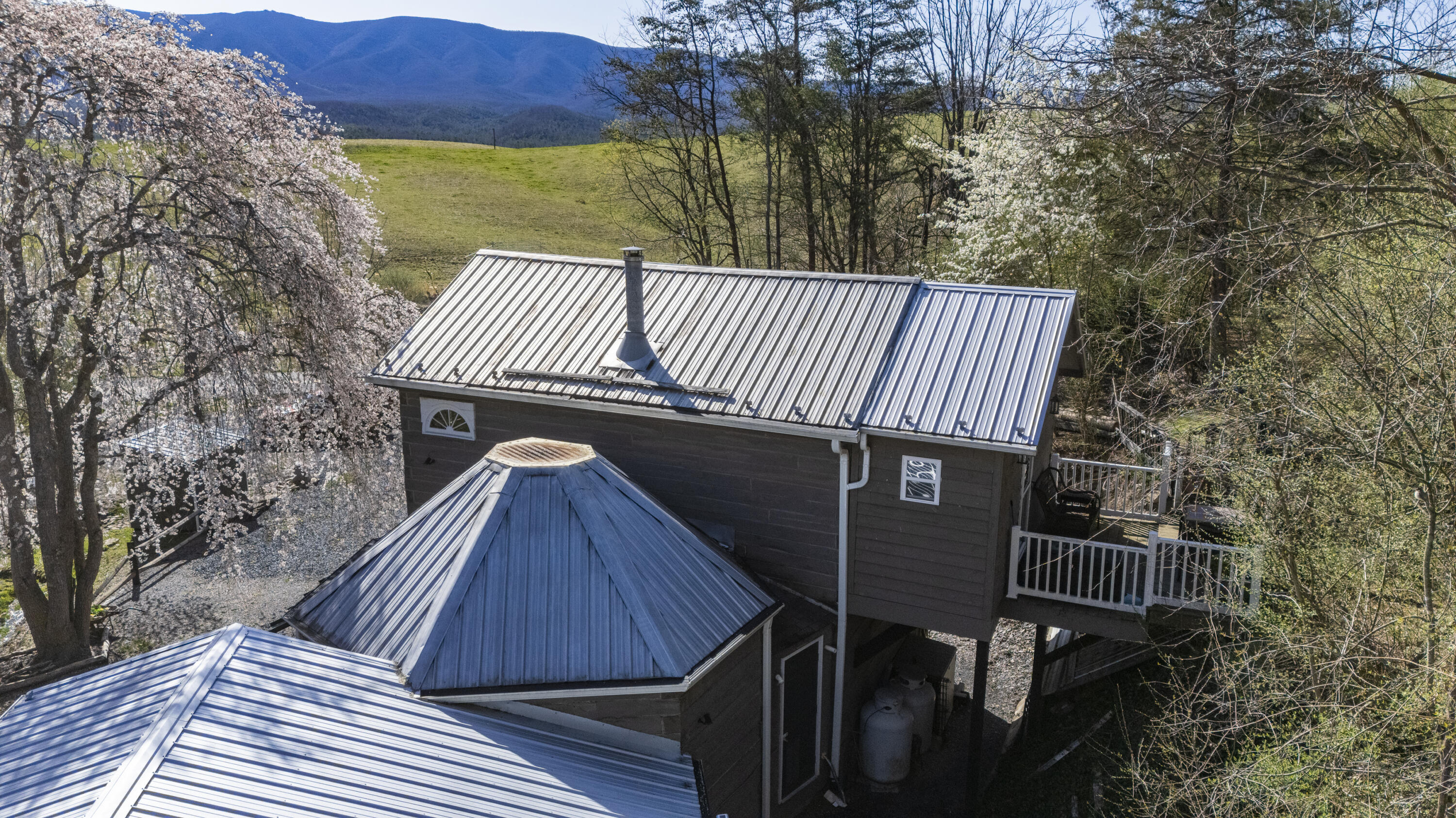 2665 Deerfield Valley Road Rd