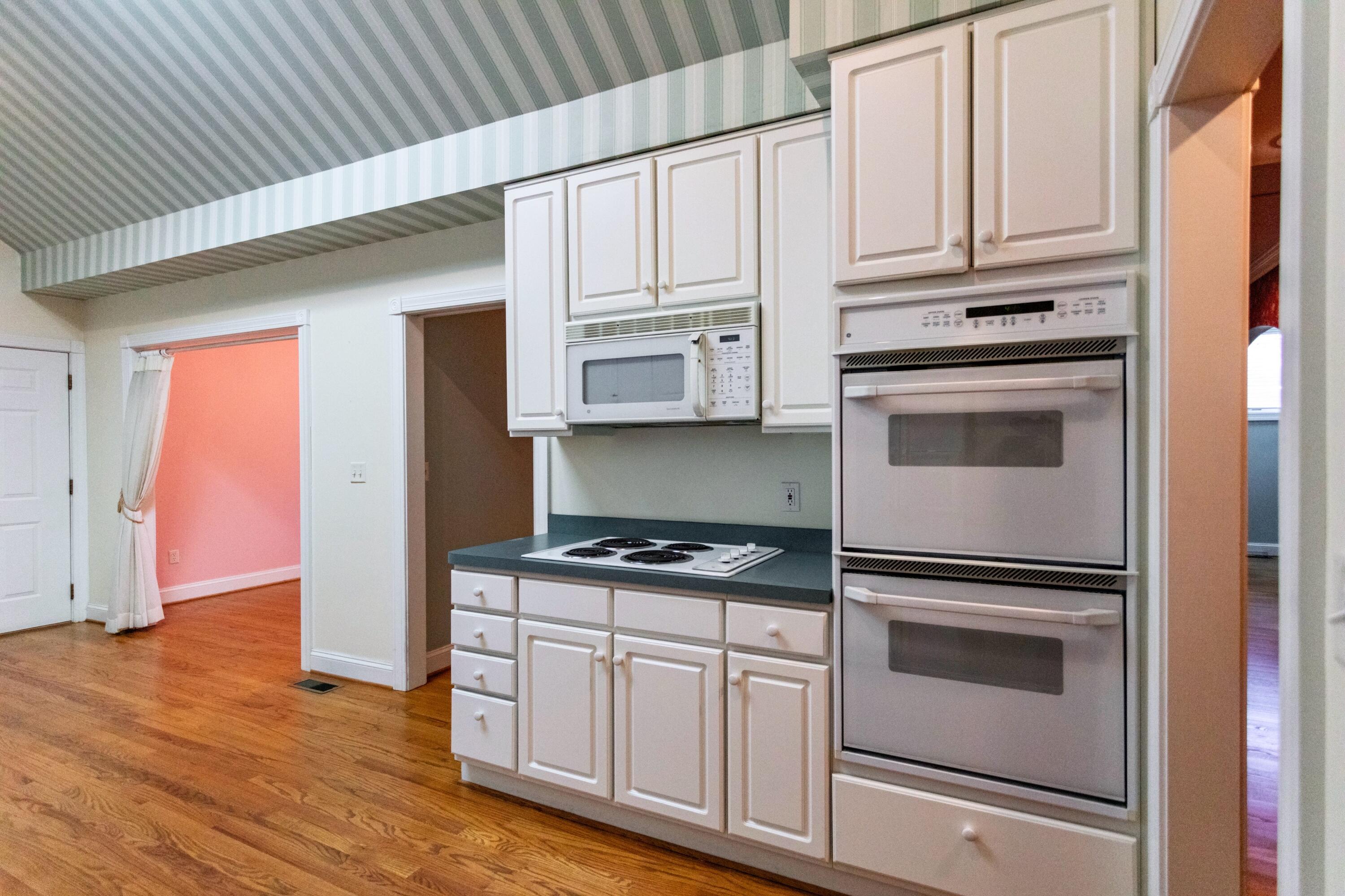 8 Sixty West Dr