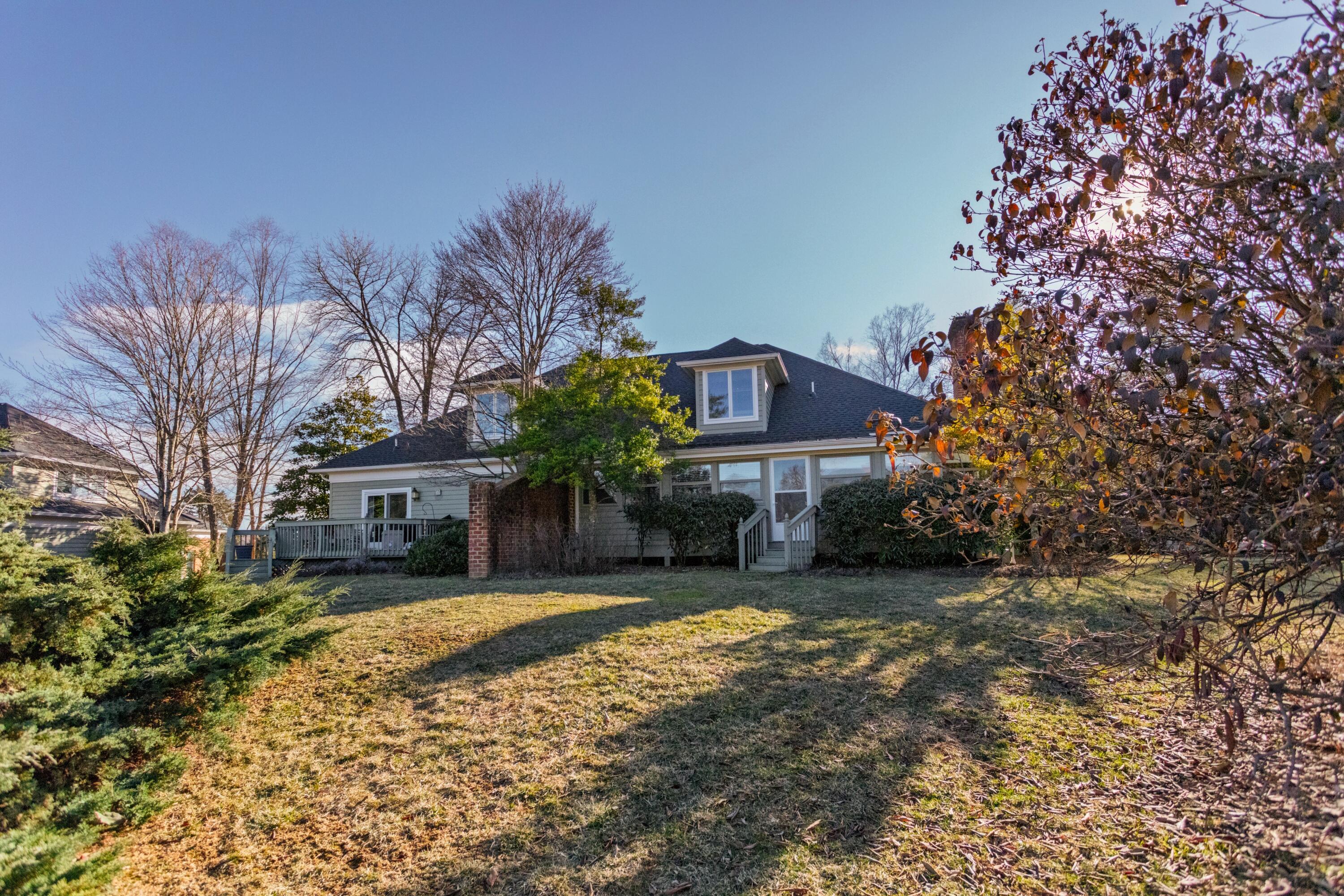 8 Sixty West Dr