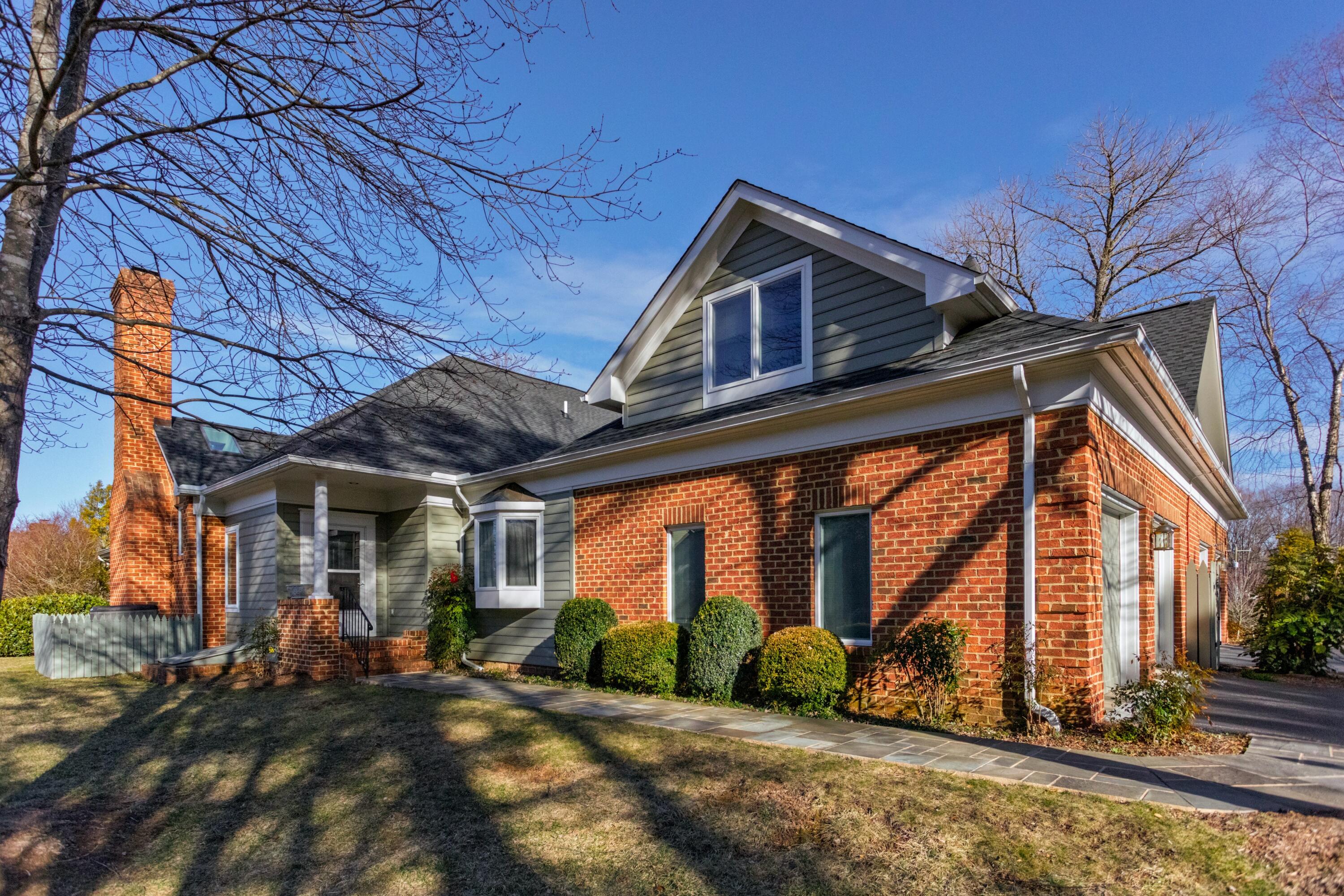 8 Sixty West Dr