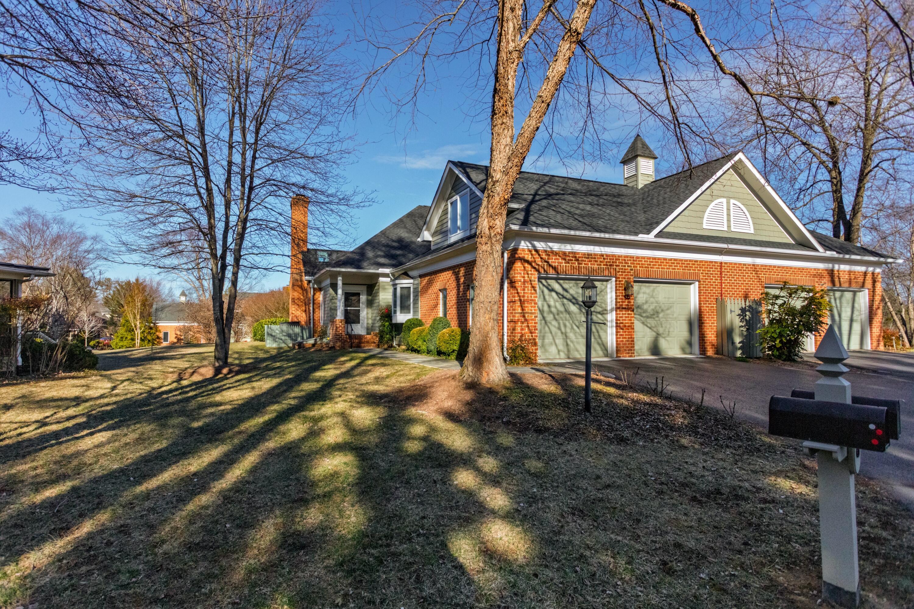 8 Sixty West Dr