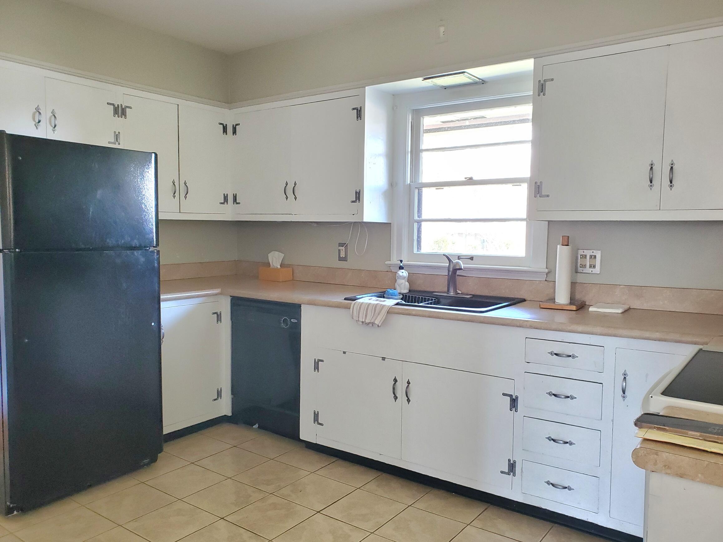 800 Sunset Dr