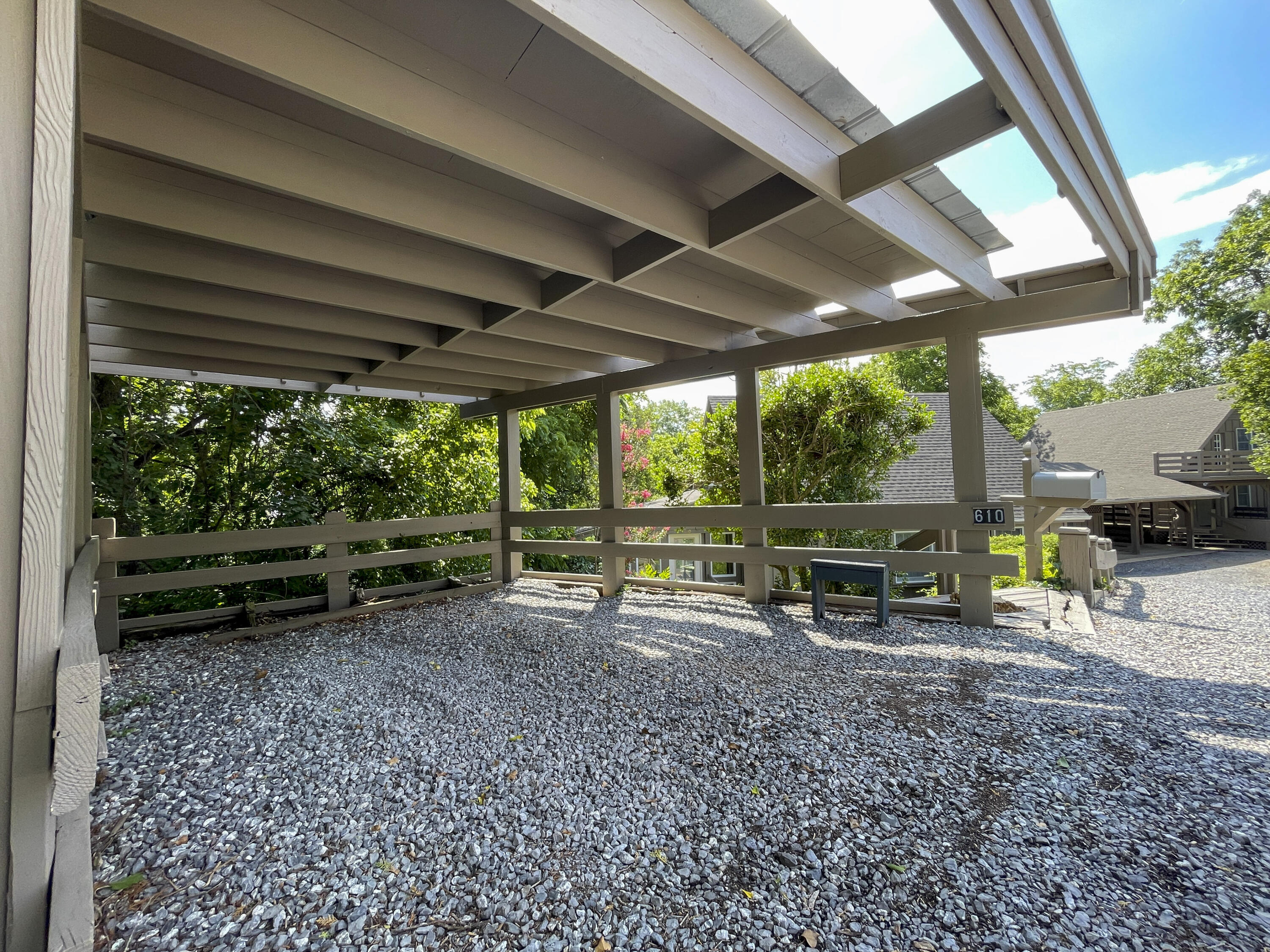 612 & 610 Stonewall St