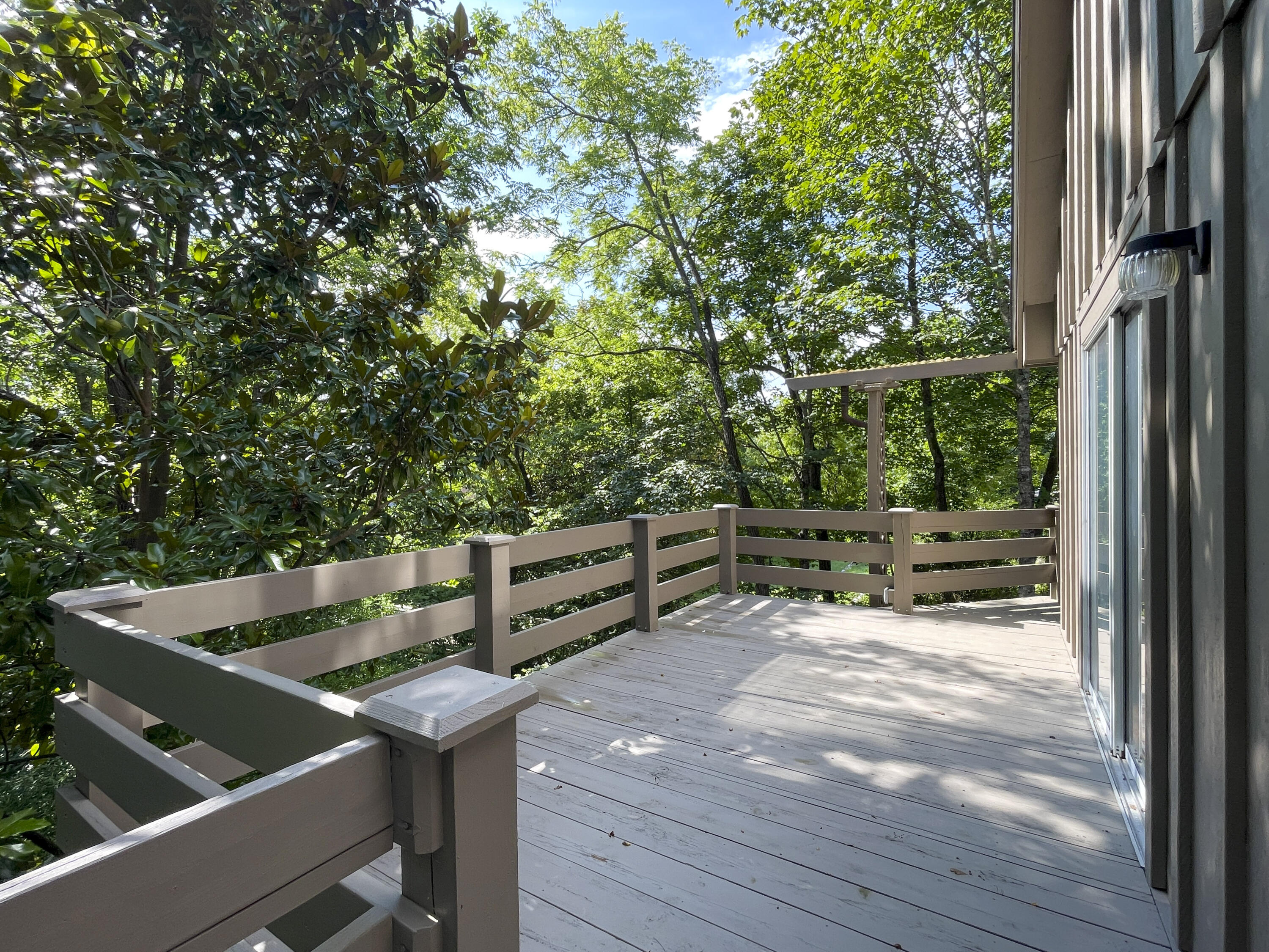 612 & 610 Stonewall St