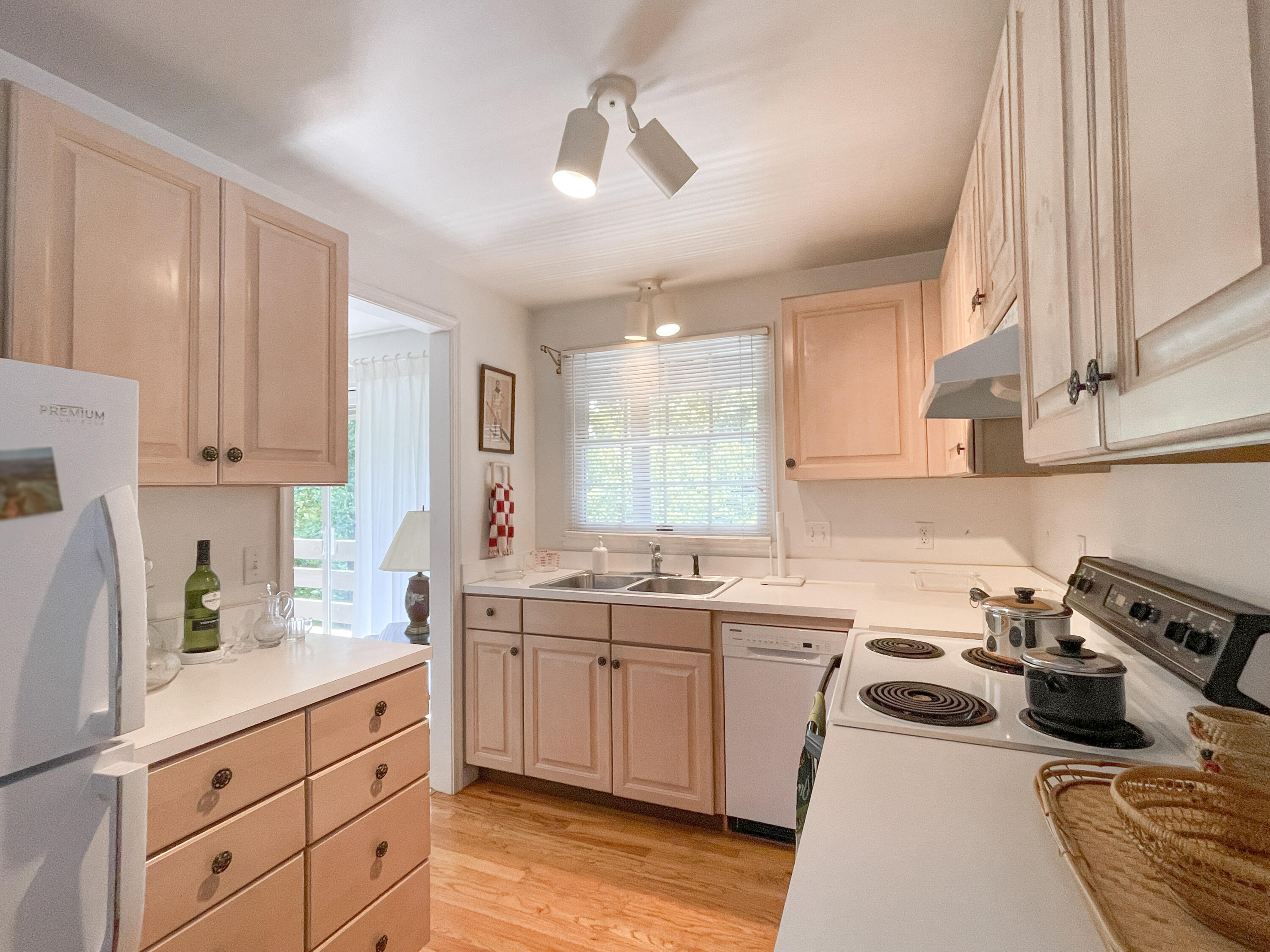 612 & 610 Stonewall St