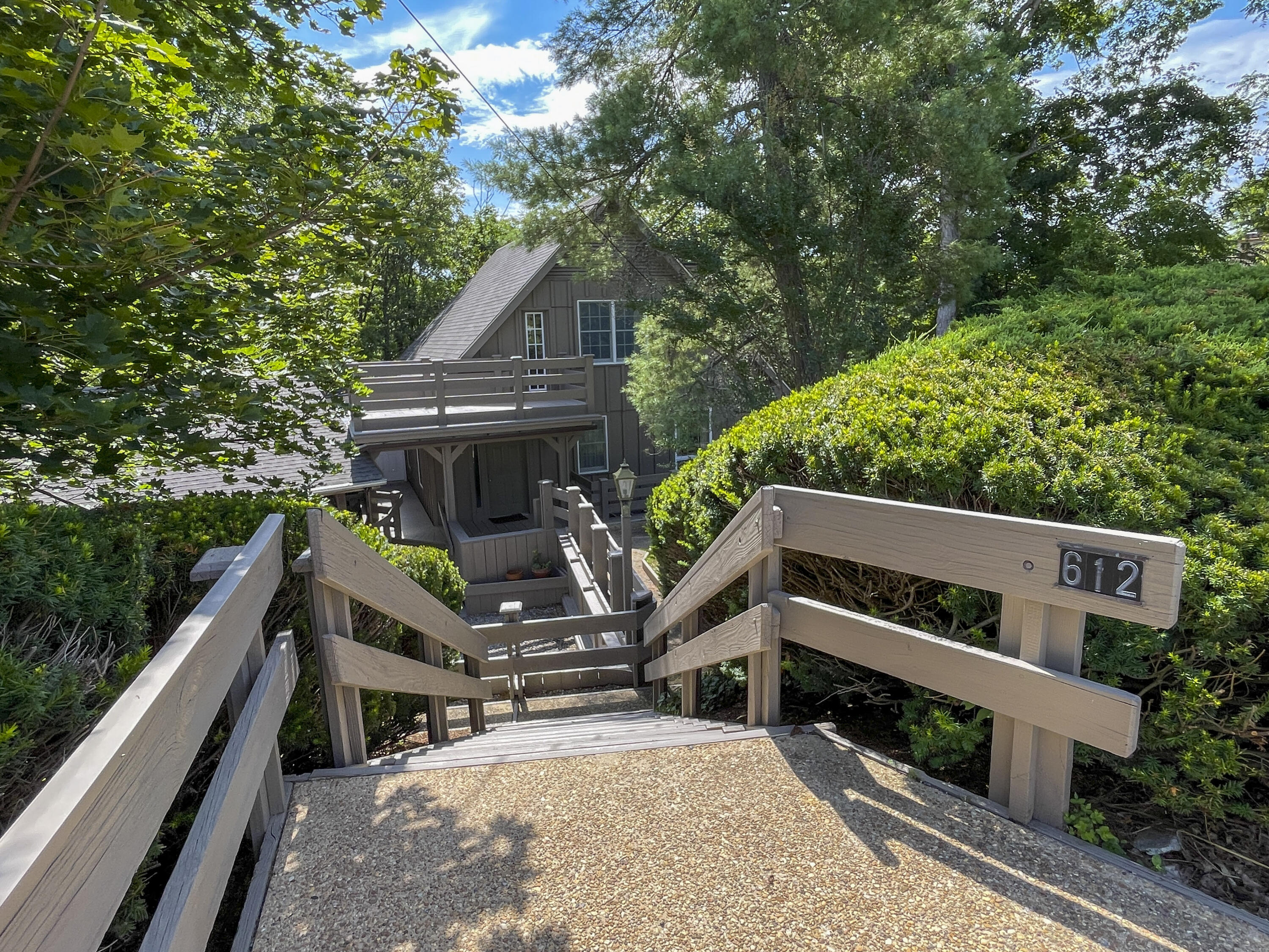 612 & 610 Stonewall St