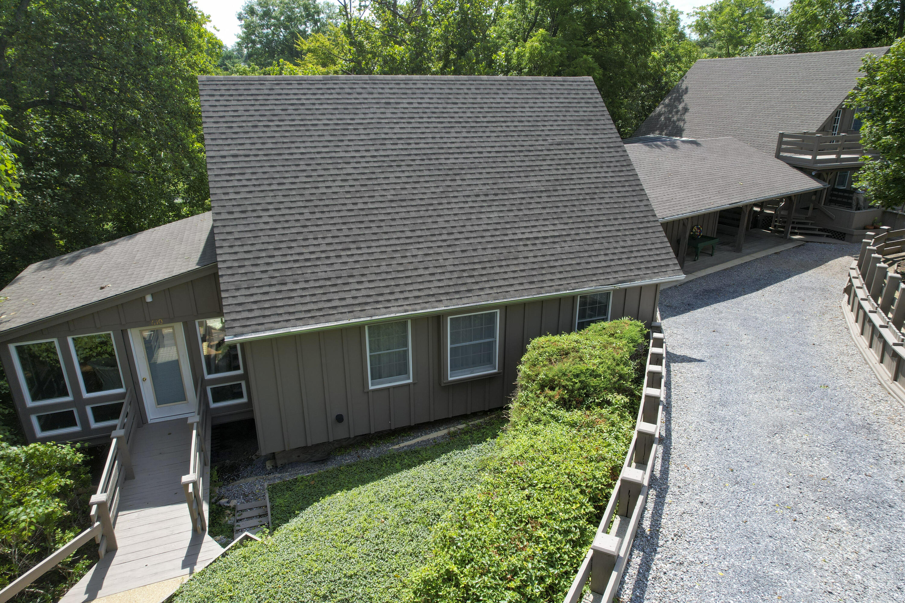 612 & 610 Stonewall St