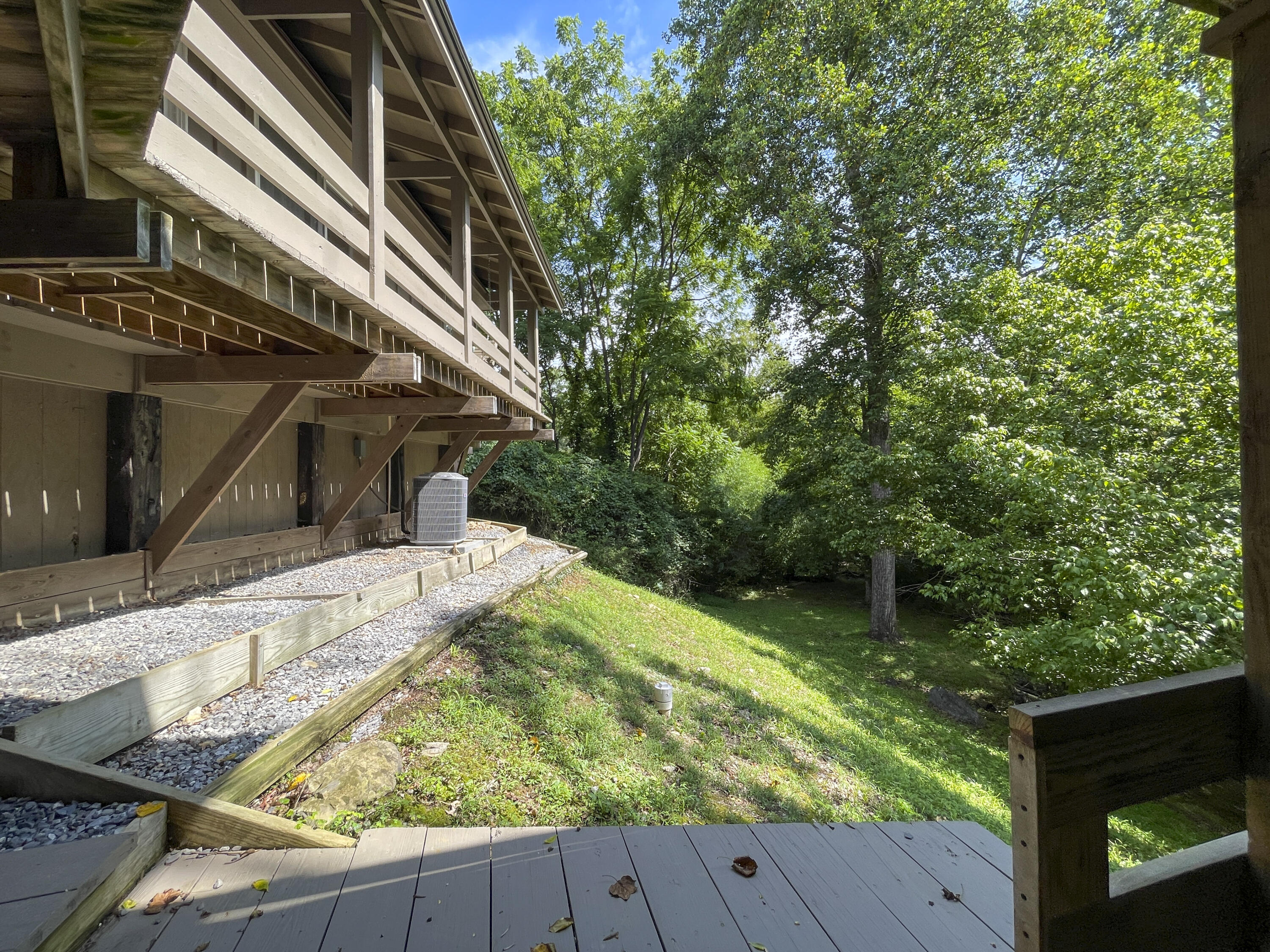 612 & 610 Stonewall St