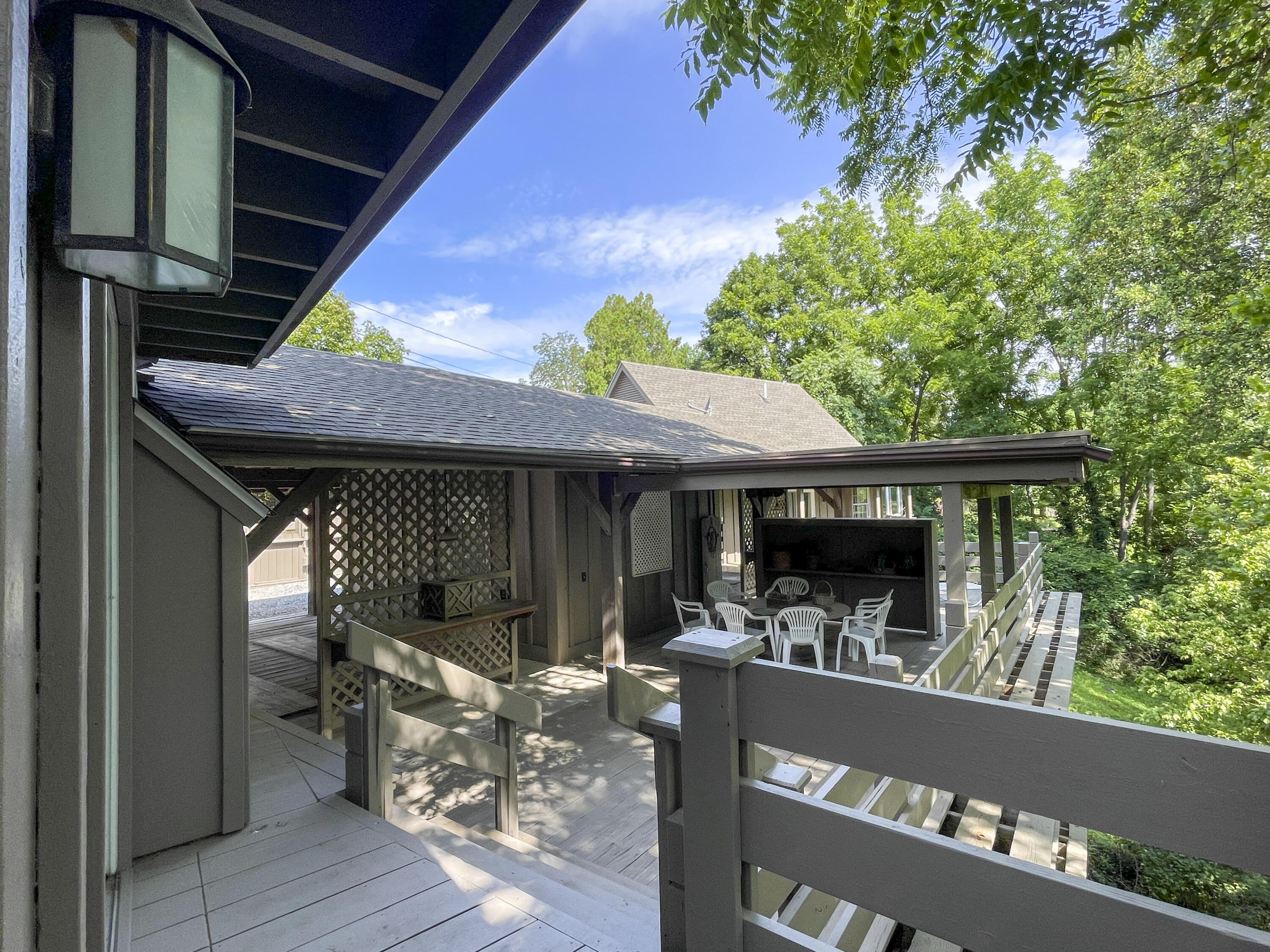 612 & 610 Stonewall St