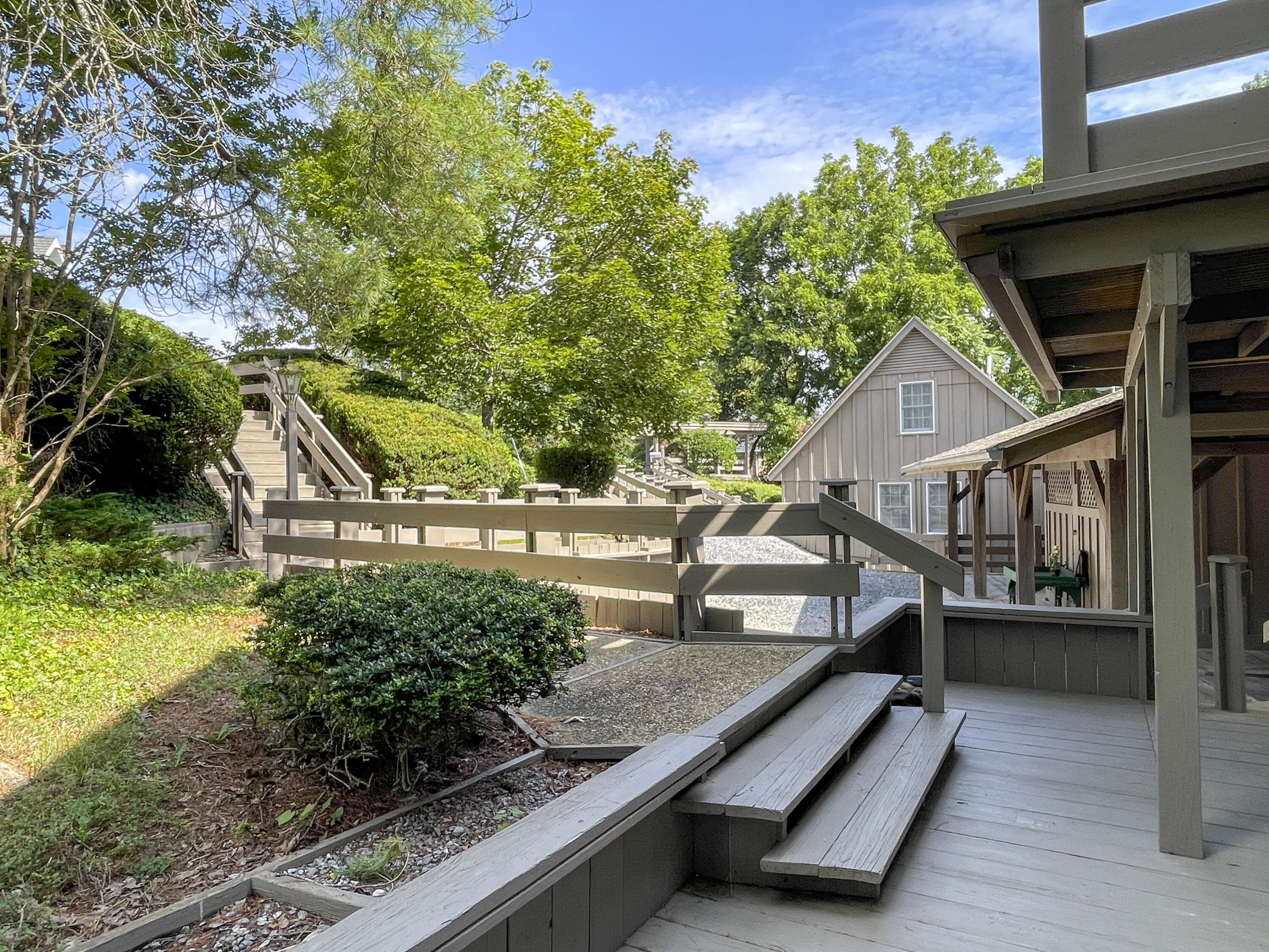 612 & 610 Stonewall St