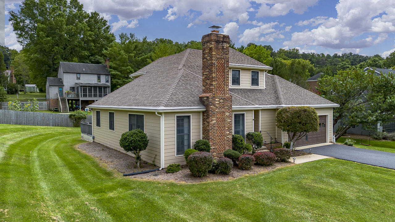 2 Grouse Run Rd